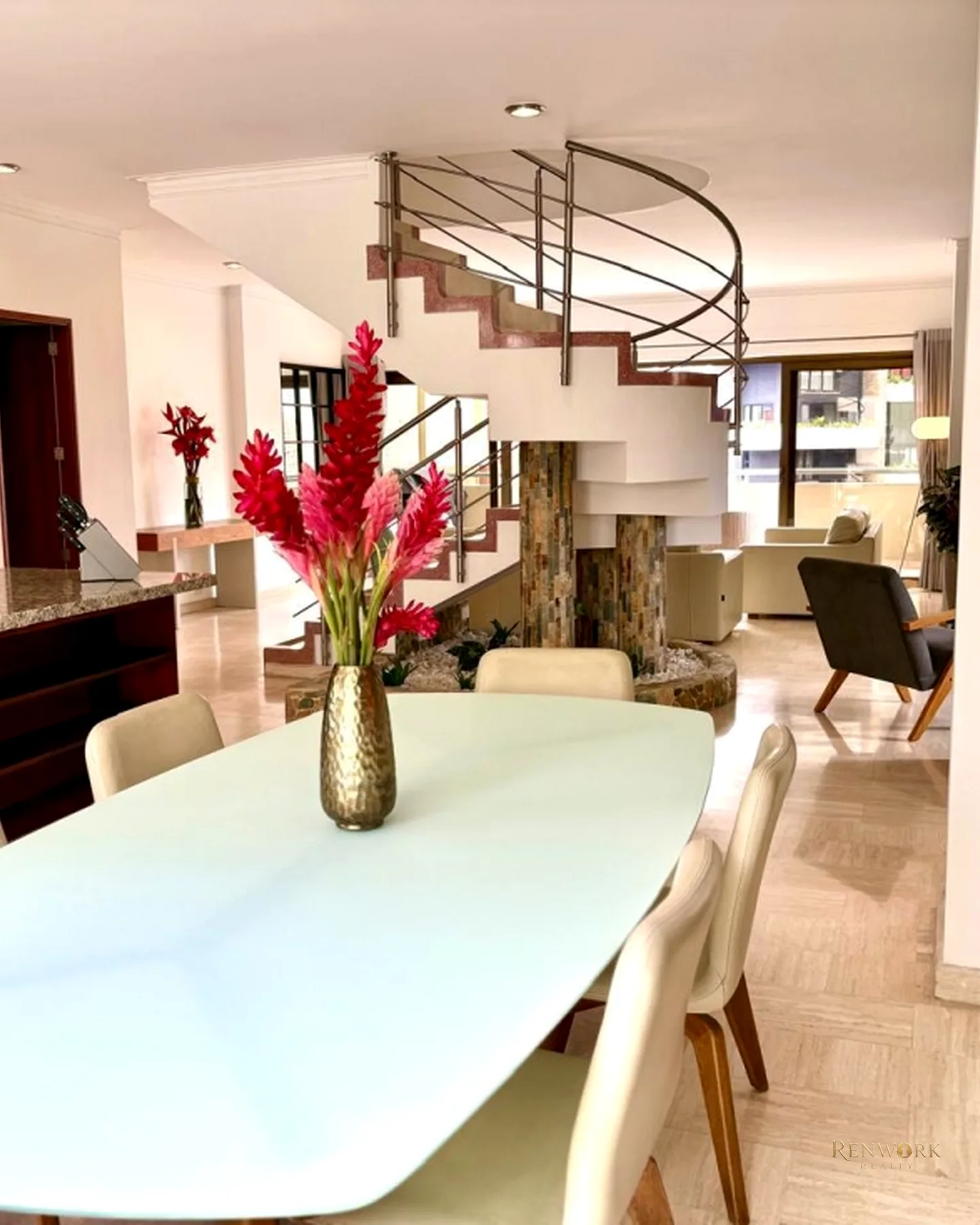 VENTA ESPECTACULAR PENTHOUSE DÚPLEX – POBLADO LA TOMATERA · foto 3