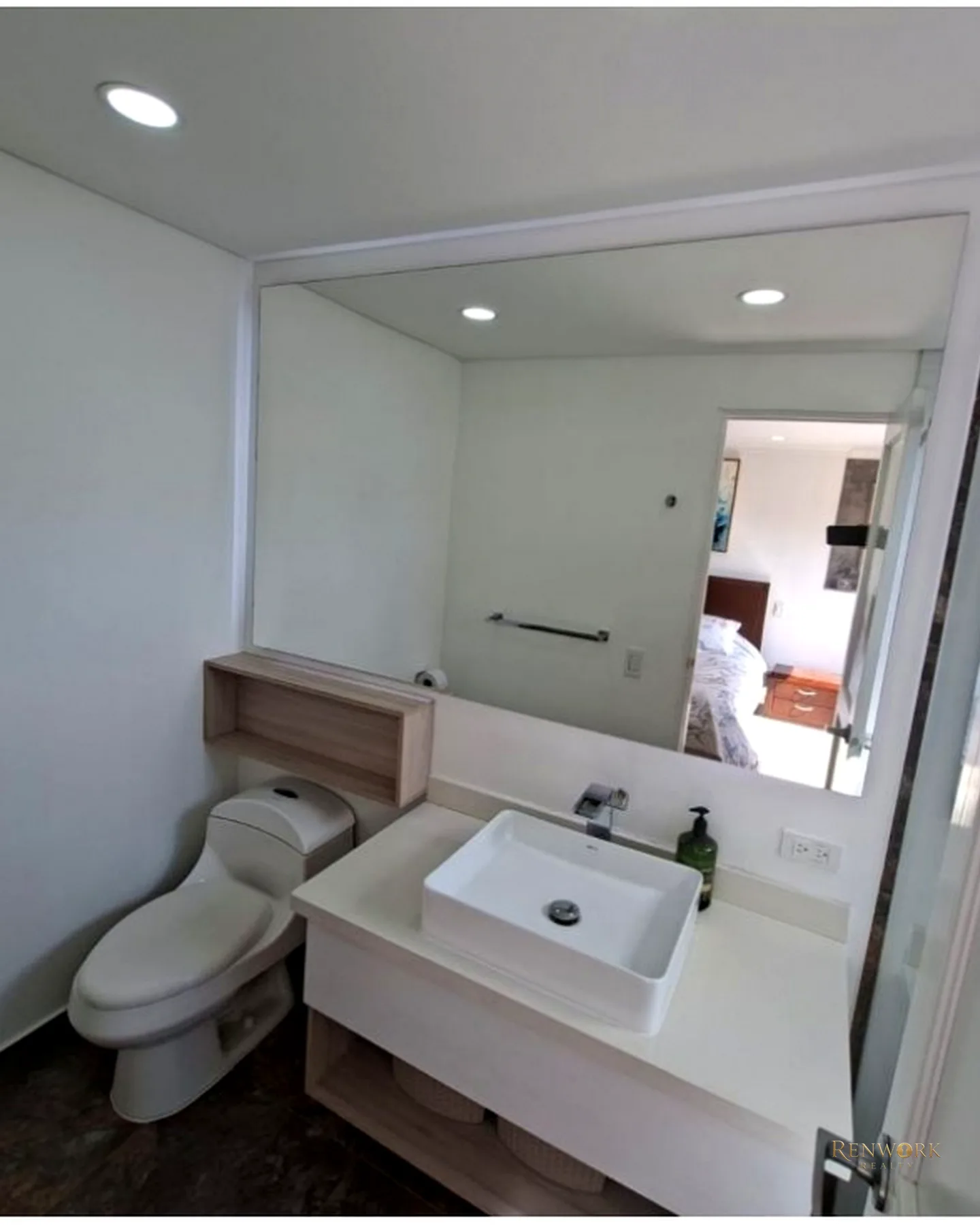 VENTA EXCELENTE APARTAMENTO CERCA A EL TESORO POBLADO REMODELADO · foto 18