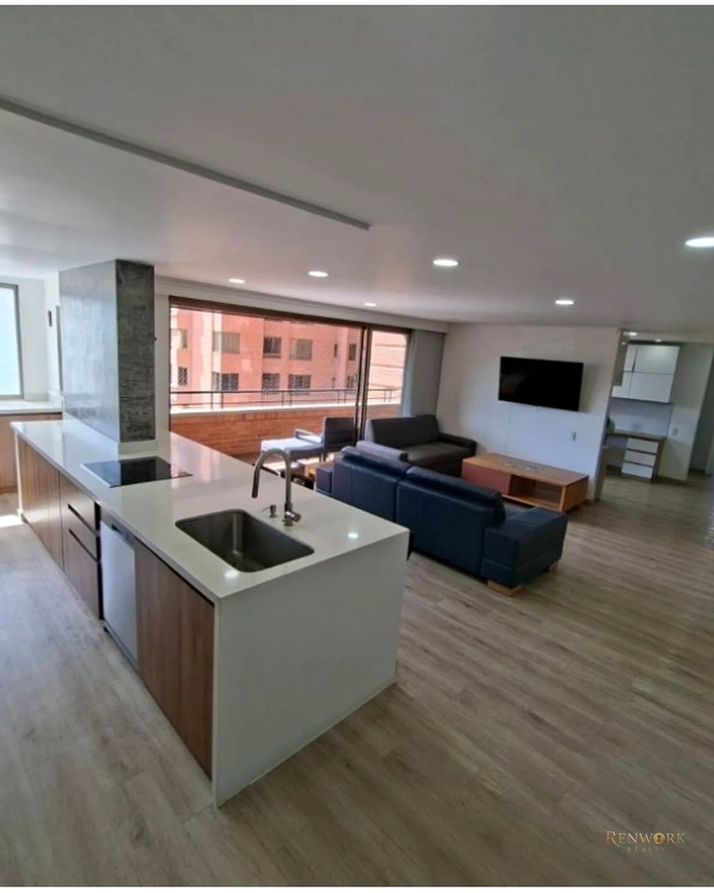 VENTA EXCELENTE APARTAMENTO CERCA A EL TESORO POBLADO REMODELADO · foto 2