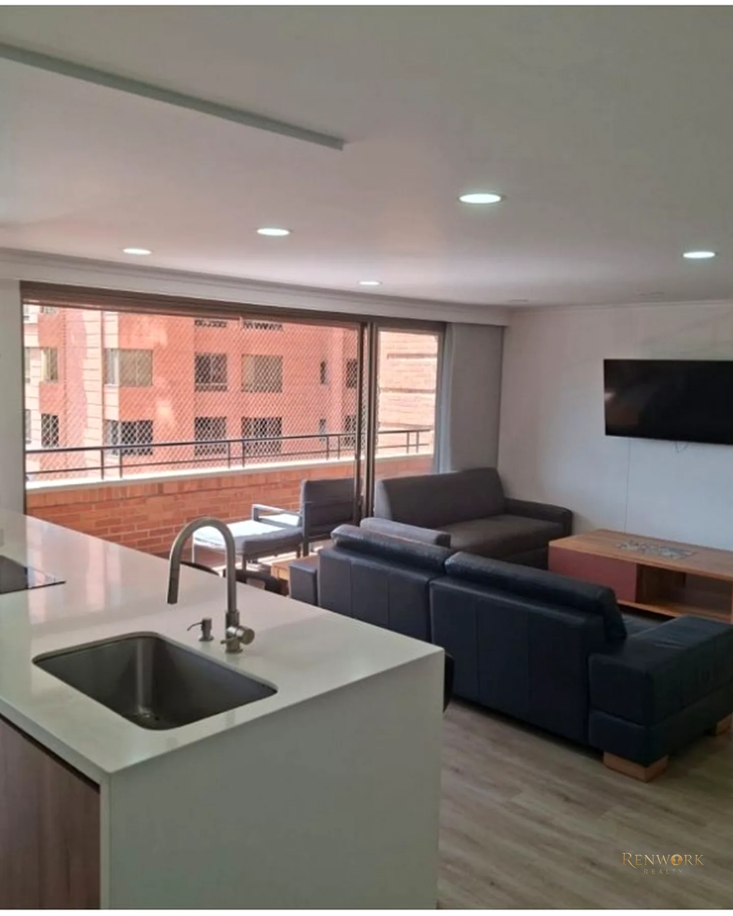 VENTA EXCELENTE APARTAMENTO CERCA A EL TESORO POBLADO REMODELADO · foto 4