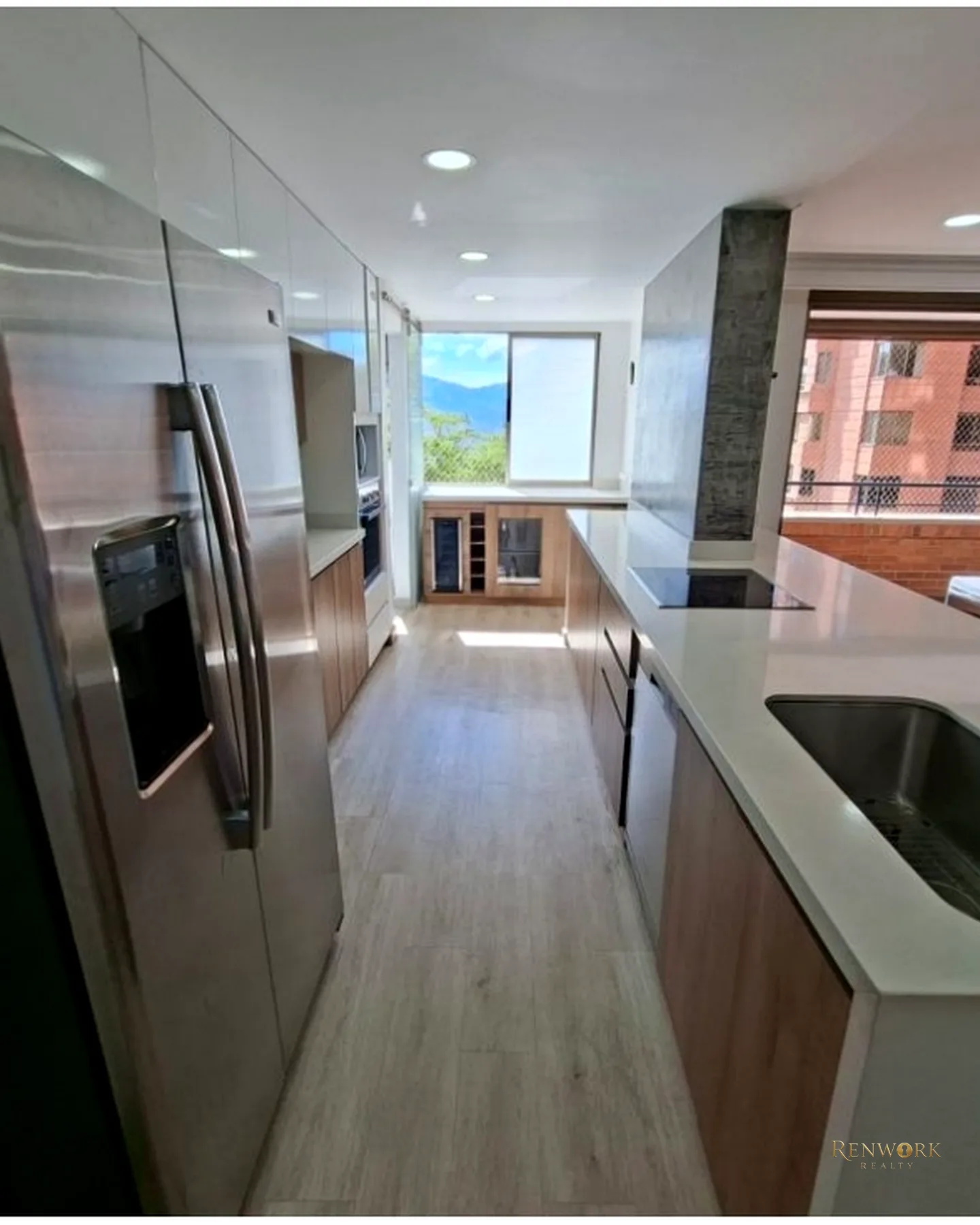 VENTA EXCELENTE APARTAMENTO CERCA A EL TESORO POBLADO REMODELADO · foto 9