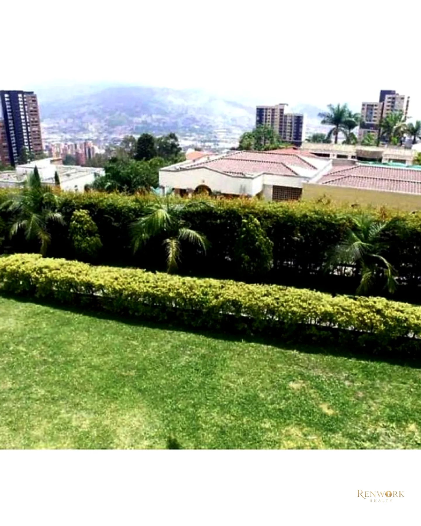 VENTA EXCLUSIVA CASA VÍA PALMAS ANTES DEL ALTO PISCINA-BOSQUE · foto 13