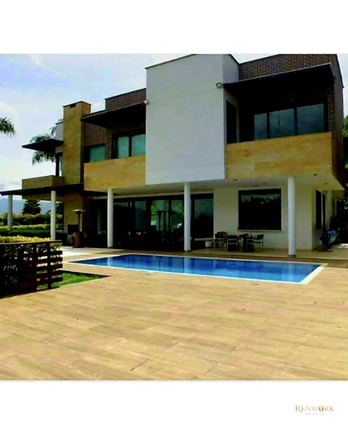 VENTA EXCLUSIVA CASA VÍA PALMAS ANTES DEL ALTO PISCINA-BOSQUE · foto 2