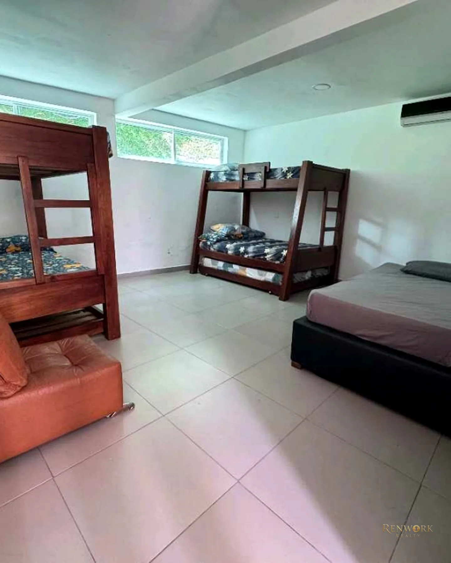 VENTA HERMOSA FINCA CERCA DEL PARQUE DE SAN JERÓNIMO · foto 9