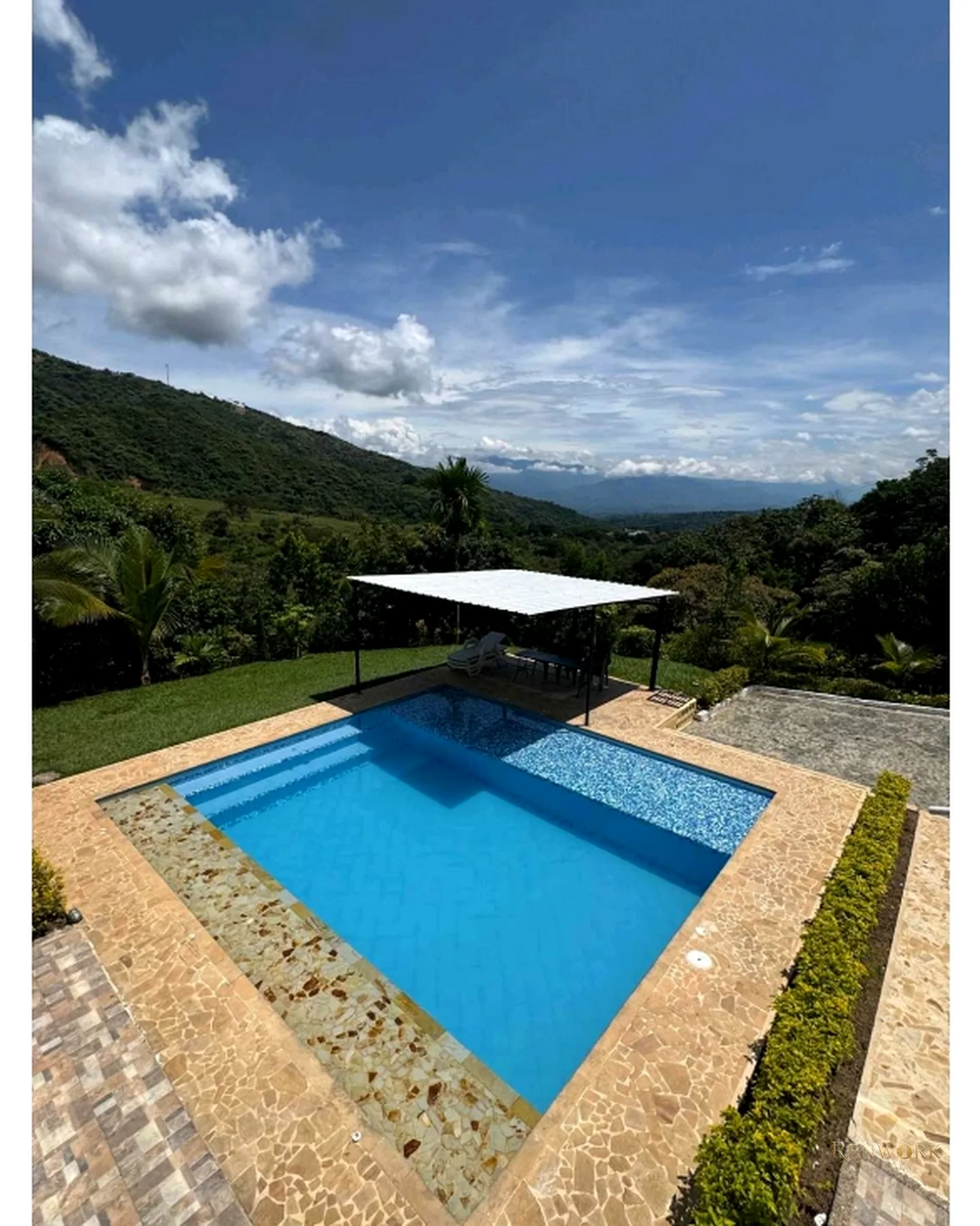 VENTA HERMOSA FINCA CERCA DEL PARQUE DE SAN JERÓNIMO · foto 18
