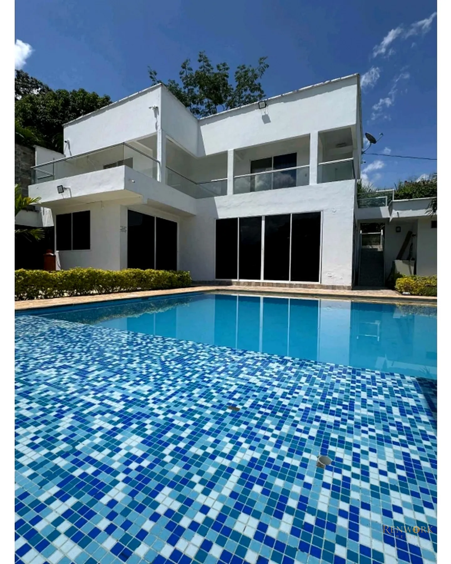 VENTA HERMOSA FINCA CERCA DEL PARQUE DE SAN JERÓNIMO · foto 2