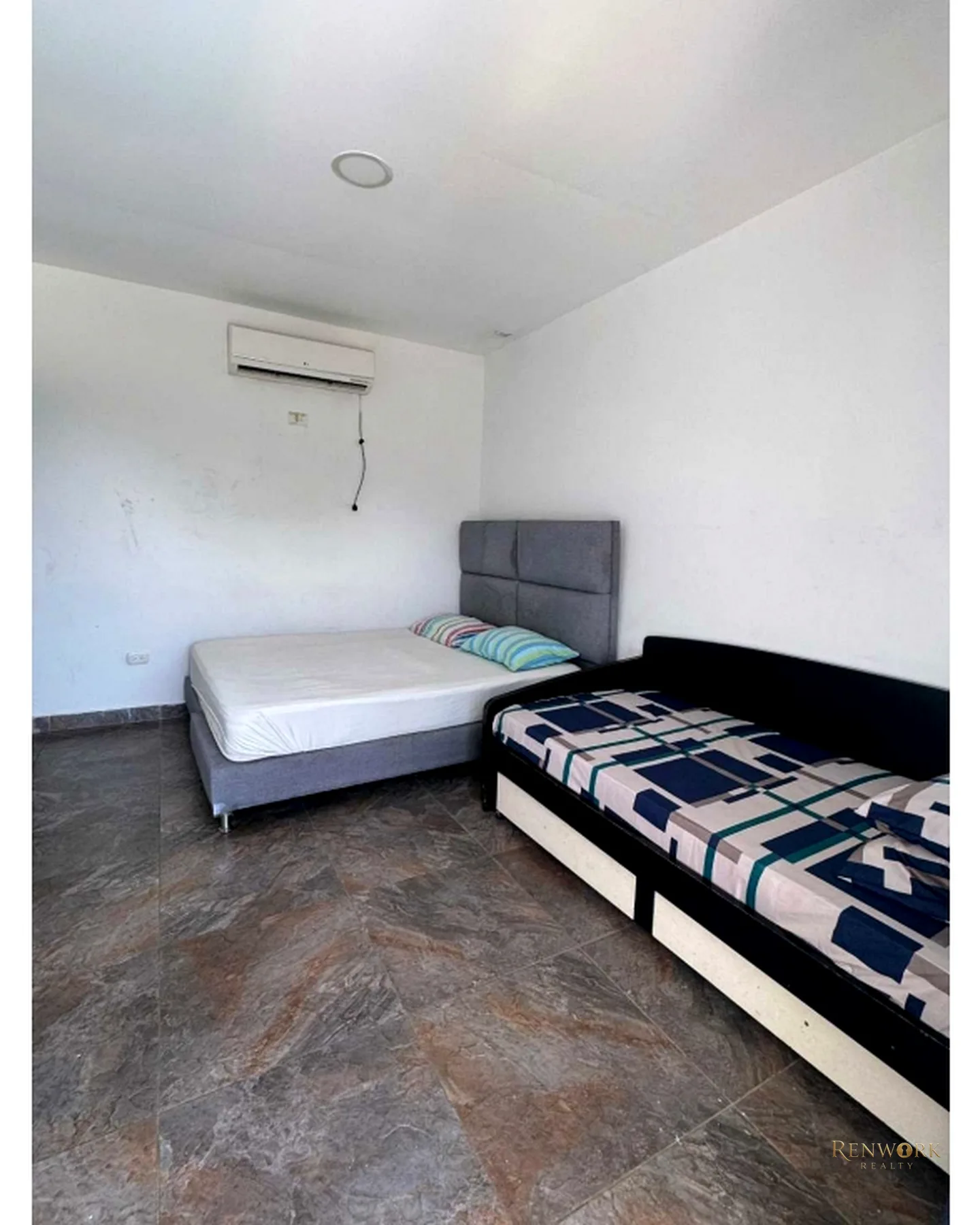 VENTA HERMOSA FINCA CERCA DEL PARQUE DE SAN JERÓNIMO · foto 11