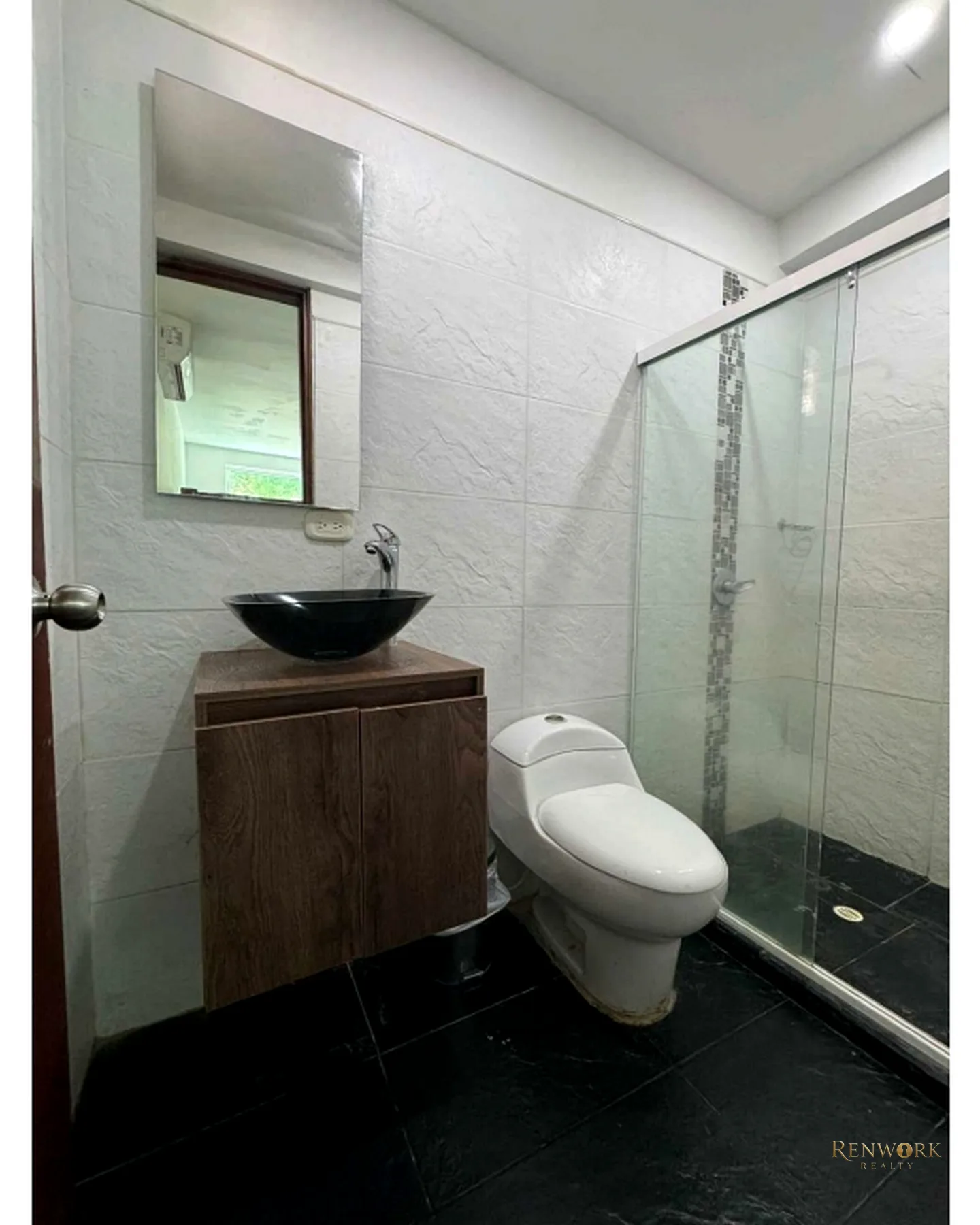 VENTA HERMOSA FINCA CERCA DEL PARQUE DE SAN JERÓNIMO · foto 15