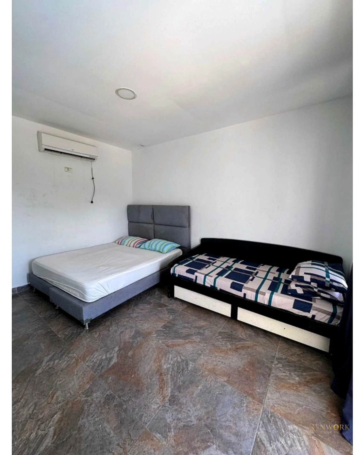 VENTA HERMOSA FINCA CERCA DEL PARQUE DE SAN JERÓNIMO · foto 12