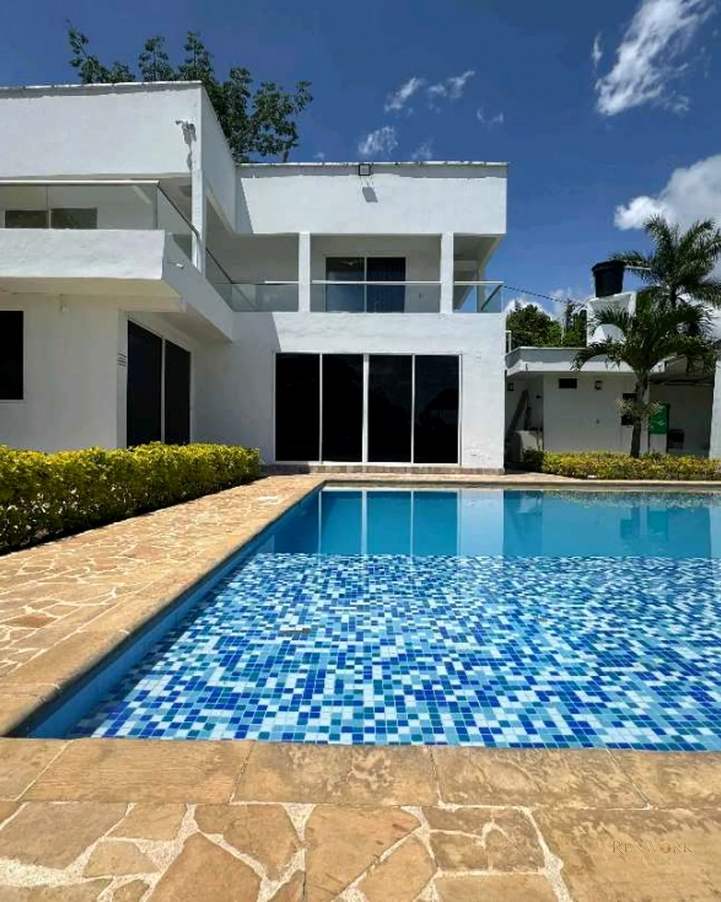 VENTA HERMOSA FINCA CERCA DEL PARQUE DE SAN JERÓNIMO · foto 4