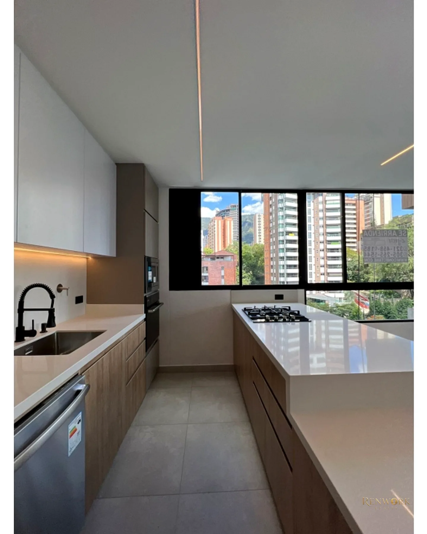 VENTA HERMOSO APARTAMENTO PARA ESTRENAR CASTROPOL -POBLADO · foto 2