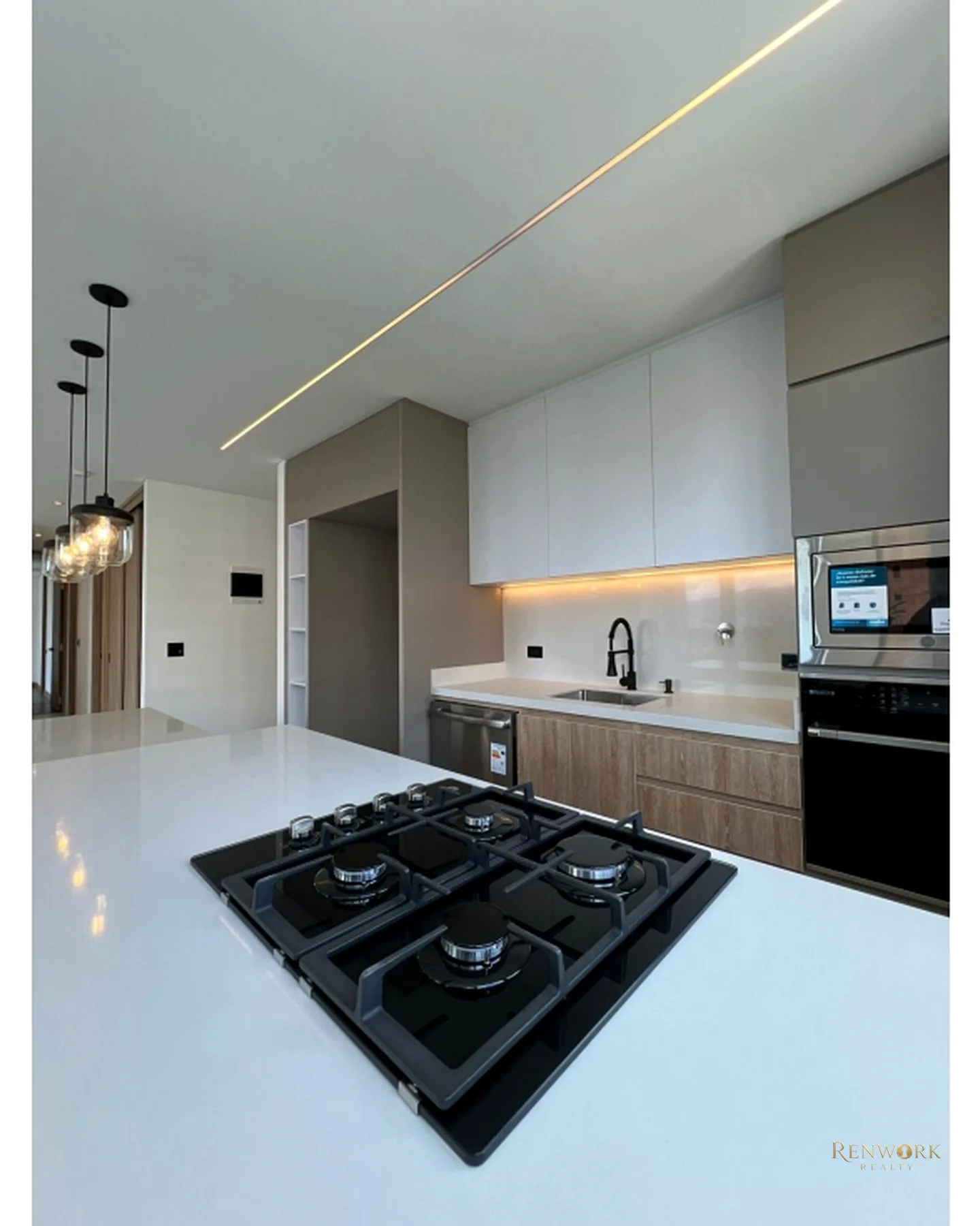 VENTA HERMOSO APARTAMENTO PARA ESTRENAR CASTROPOL -POBLADO · foto 4