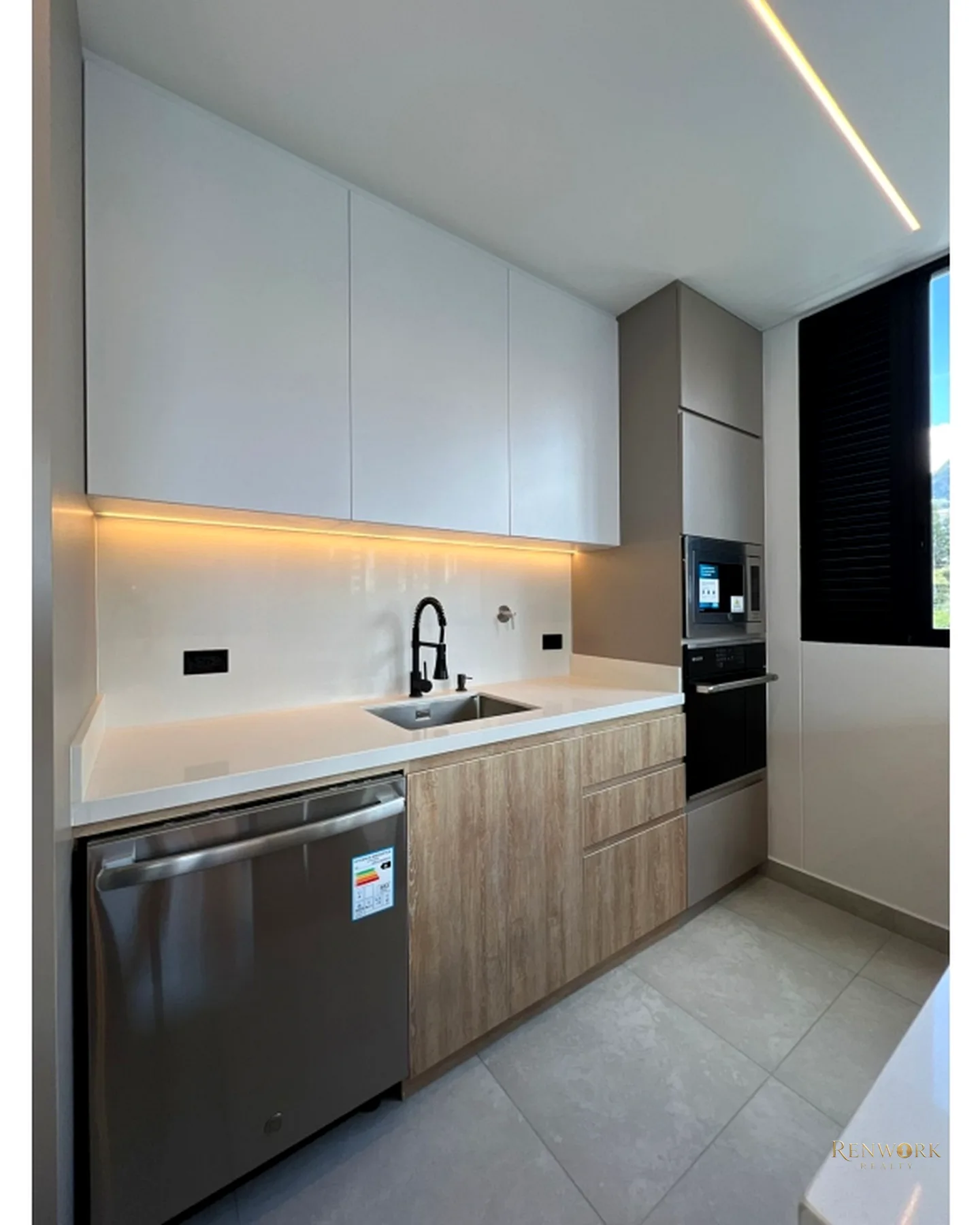 VENTA HERMOSO APARTAMENTO PARA ESTRENAR CASTROPOL -POBLADO · foto 5