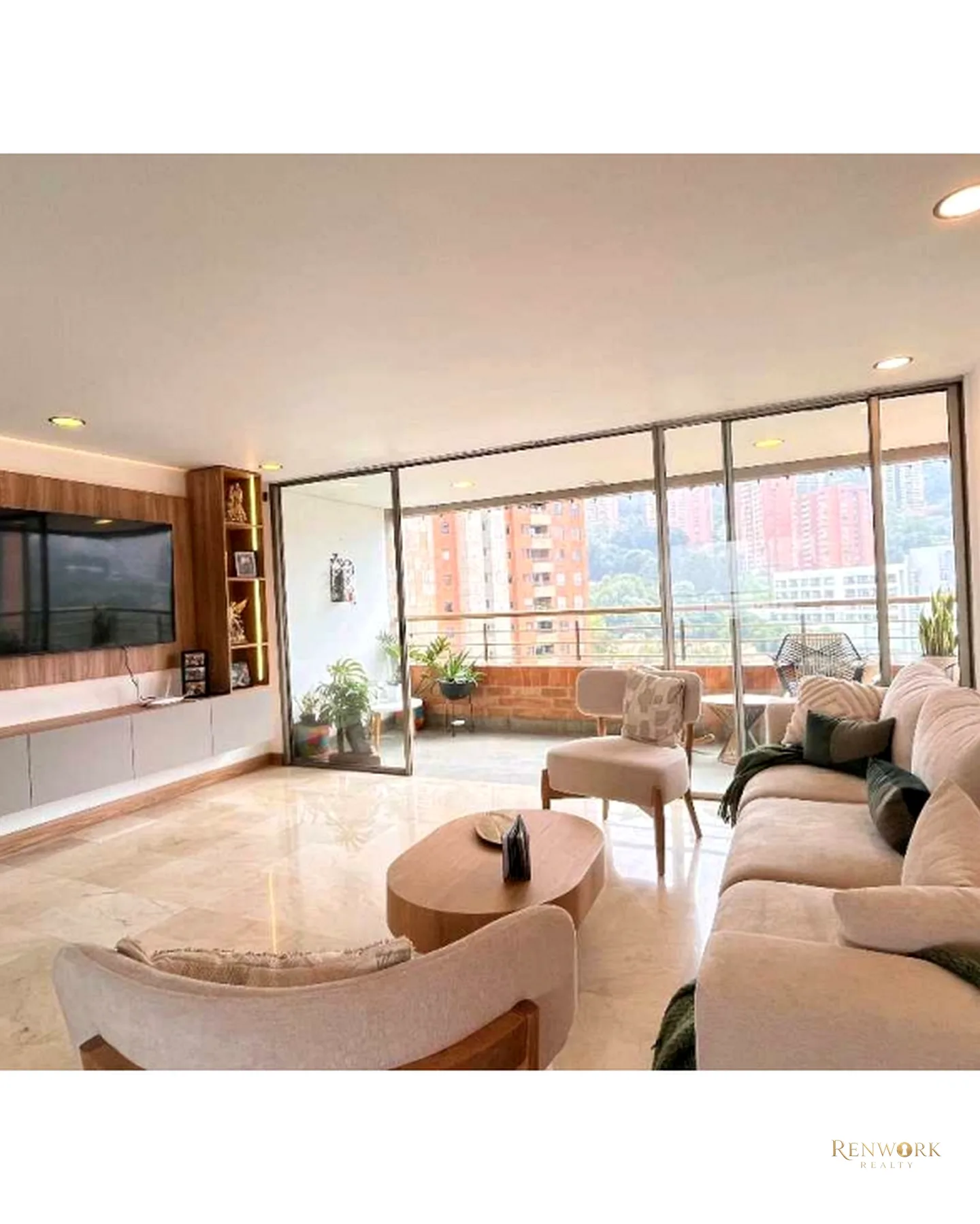 VENTA HERMOSO APARTAMENTO - SECTOR EL TESORO / POBLADO · foto 2