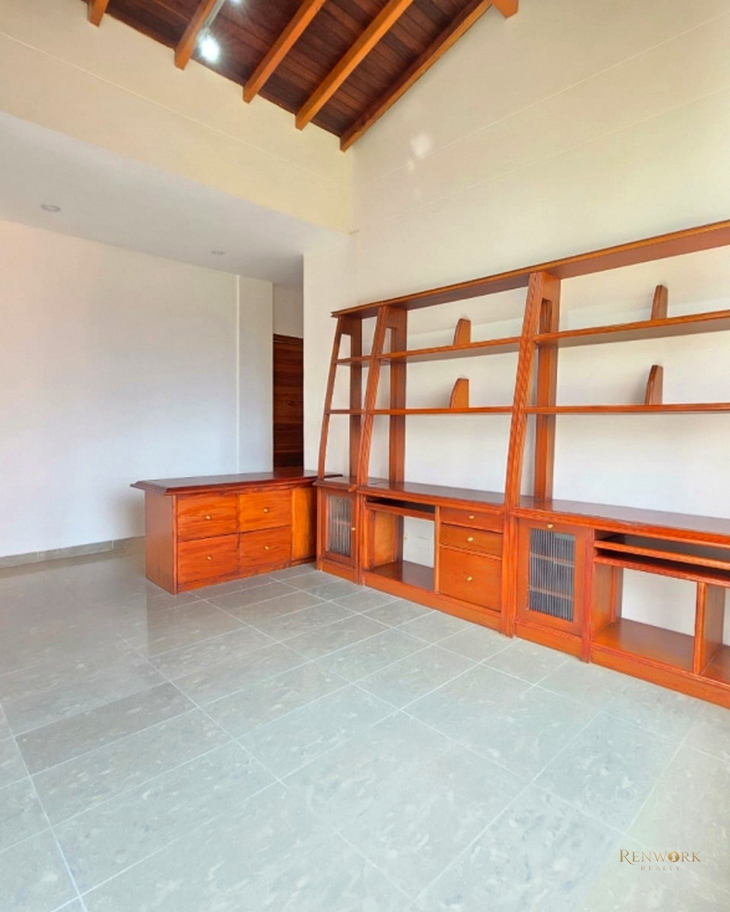 VENTA LUJOSA CASA CON ASCENSOR Y JACUZZI EN EL POBLADO · foto 11