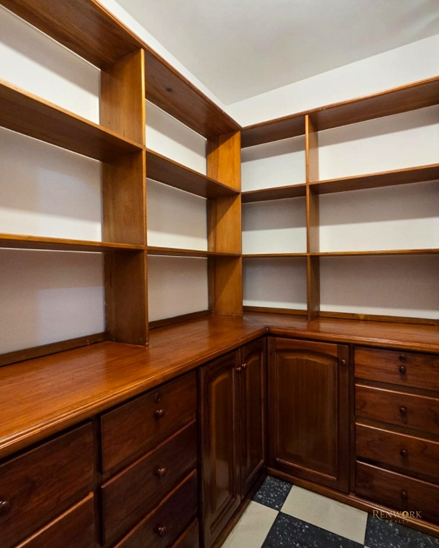VENTA LUJOSA CASA CON ASCENSOR Y JACUZZI EN EL POBLADO · foto 17