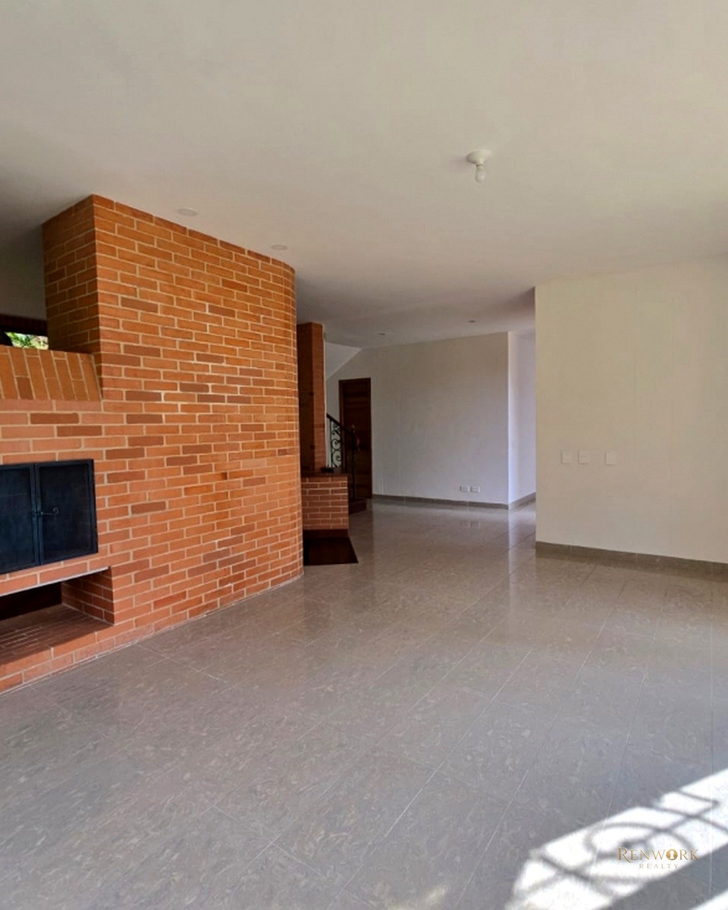 VENTA LUJOSA CASA CON ASCENSOR Y JACUZZI EN EL POBLADO · foto 8