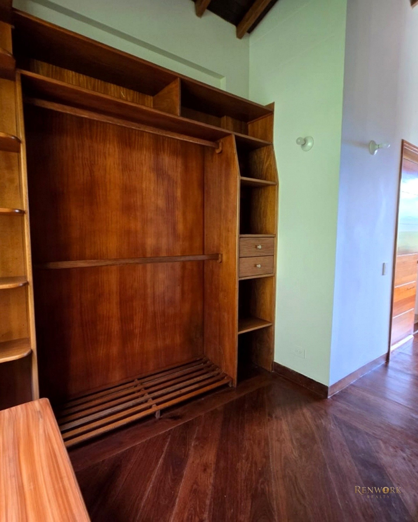 VENTA LUJOSA CASA CON ASCENSOR Y JACUZZI EN EL POBLADO · foto 21