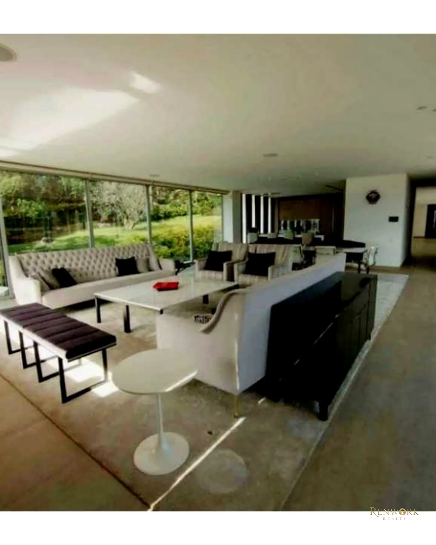 VENTA MODERNA CASA LUXURY EN ENVIGADO CON PISCINA Y CANCHA DE FUTBOL · foto 2