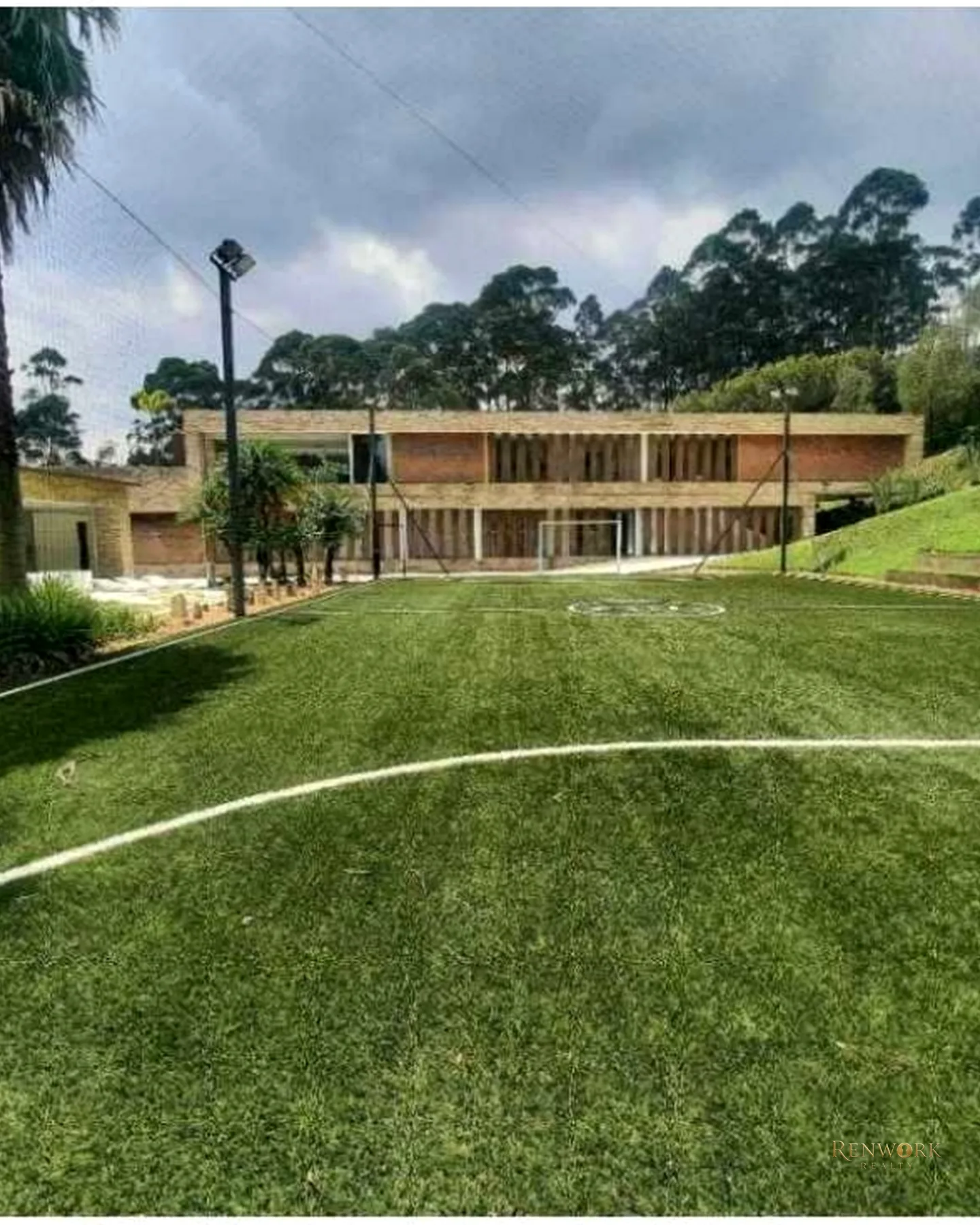 VENTA MODERNA CASA LUXURY EN ENVIGADO CON PISCINA Y CANCHA DE FUTBOL · foto 23