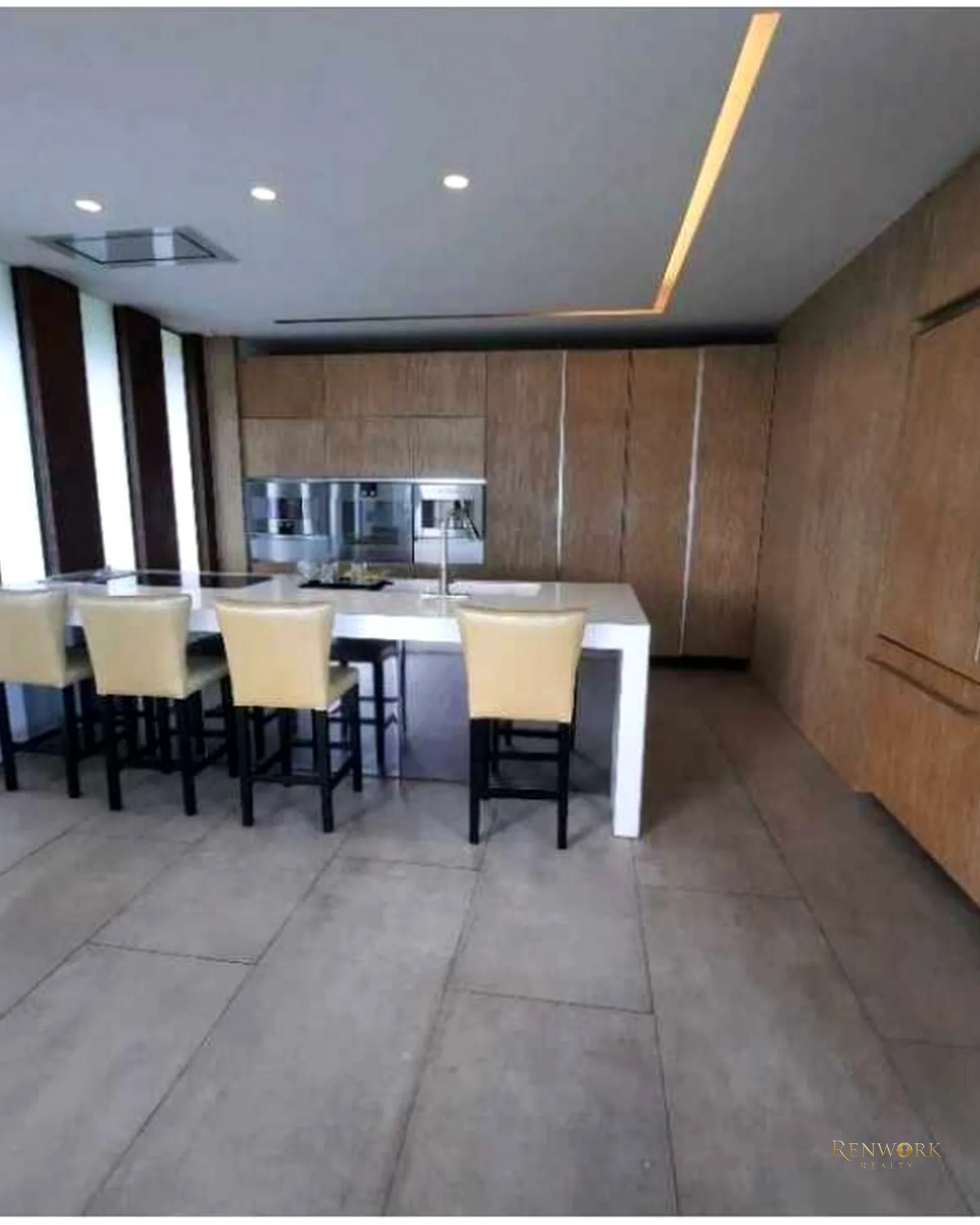 VENTA MODERNA CASA LUXURY EN ENVIGADO CON PISCINA Y CANCHA DE FUTBOL · foto 3