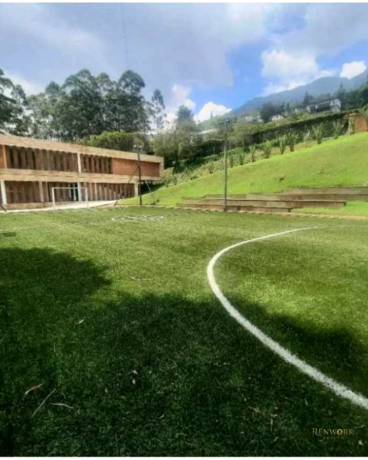VENTA MODERNA CASA LUXURY EN ENVIGADO CON PISCINA Y CANCHA DE FUTBOL · foto 20