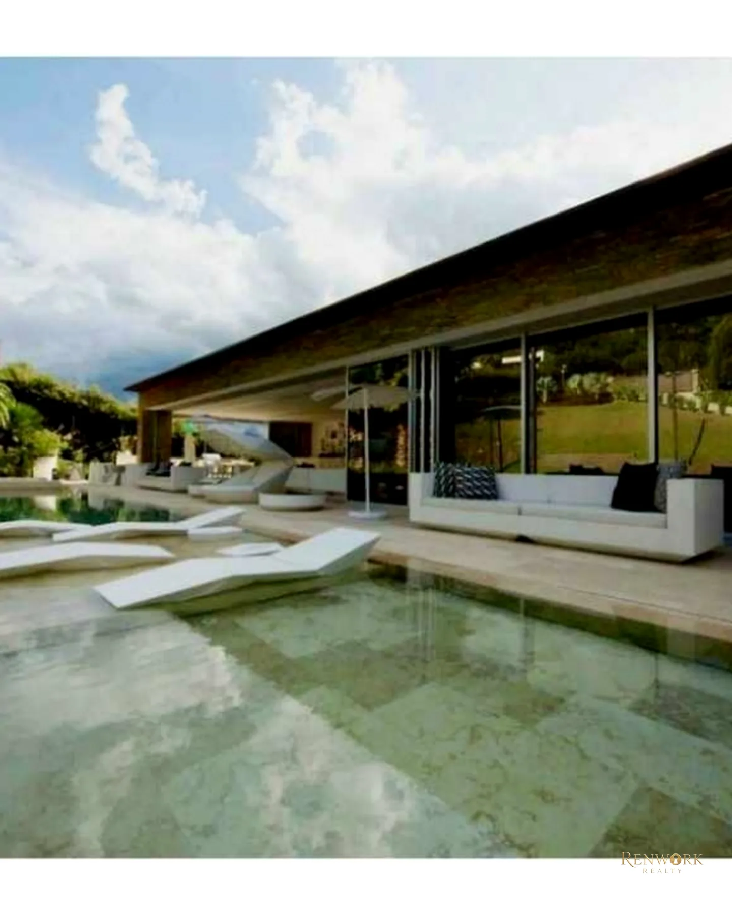 VENTA MODERNA CASA LUXURY EN ENVIGADO CON PISCINA Y CANCHA DE FUTBOL · foto 14