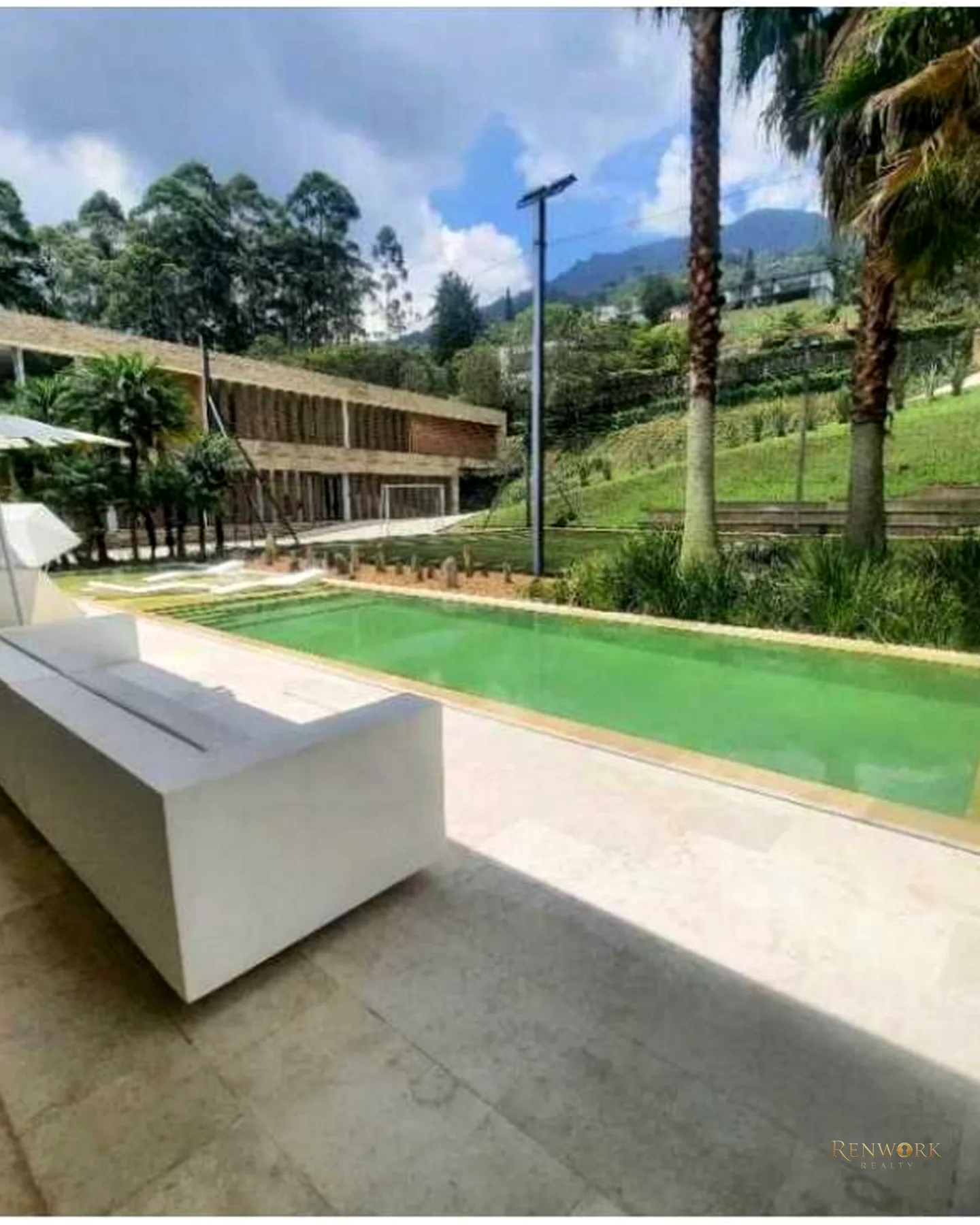 VENTA MODERNA CASA LUXURY EN ENVIGADO CON PISCINA Y CANCHA DE FUTBOL · foto 12