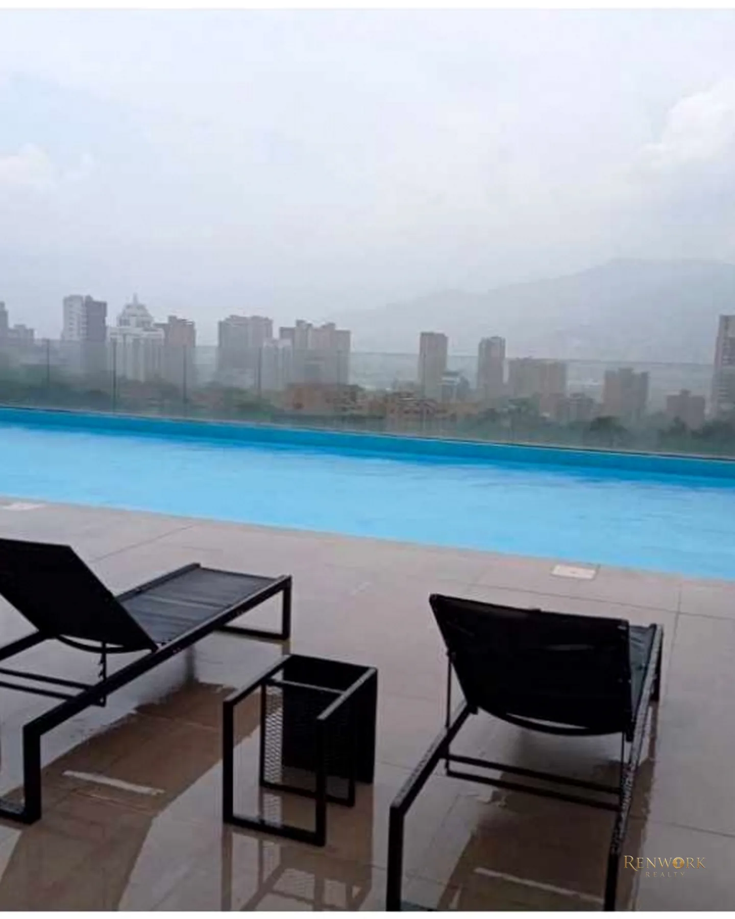 VENTA MODERNO APARTAMENTO EL POBLADO CERCANO AVENIDA Y BALSOS · foto 8