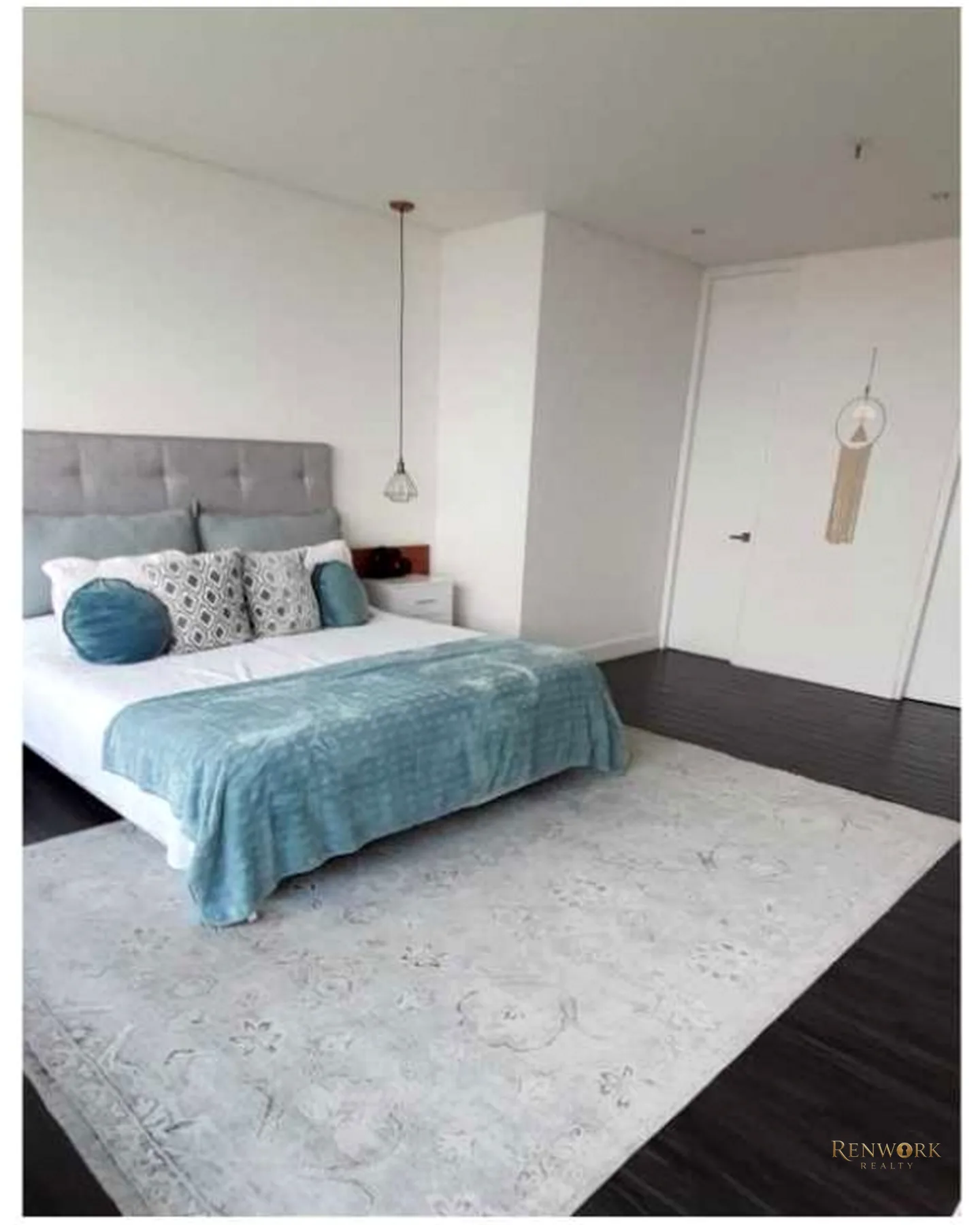 VENTA MODERNO APARTAMENTO EL POBLADO CERCANO AVENIDA Y BALSOS · foto 4