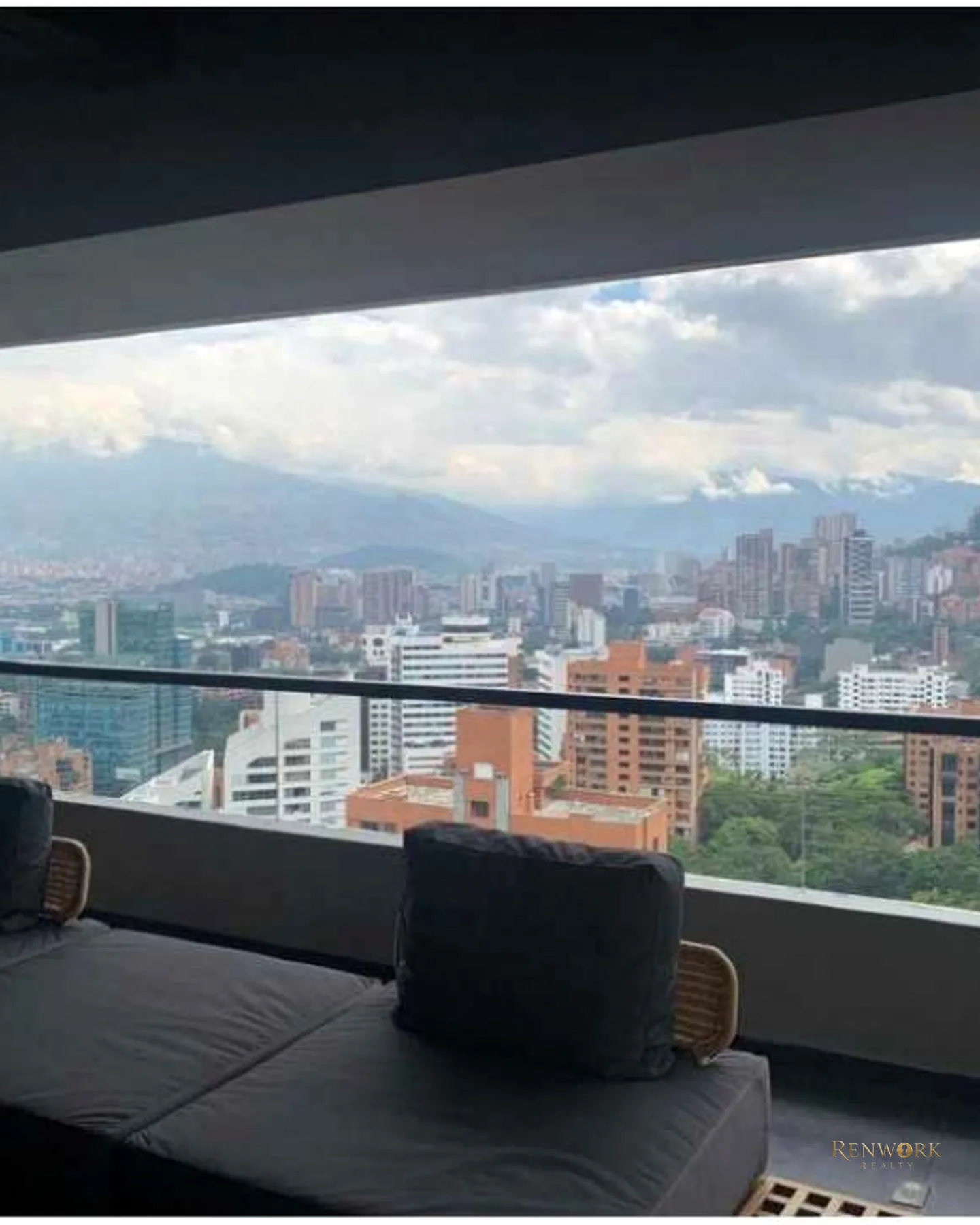VENTA MODERNO PENTHOUSE EL POBLADO ZONA ROSA AMOBLADO · foto 22