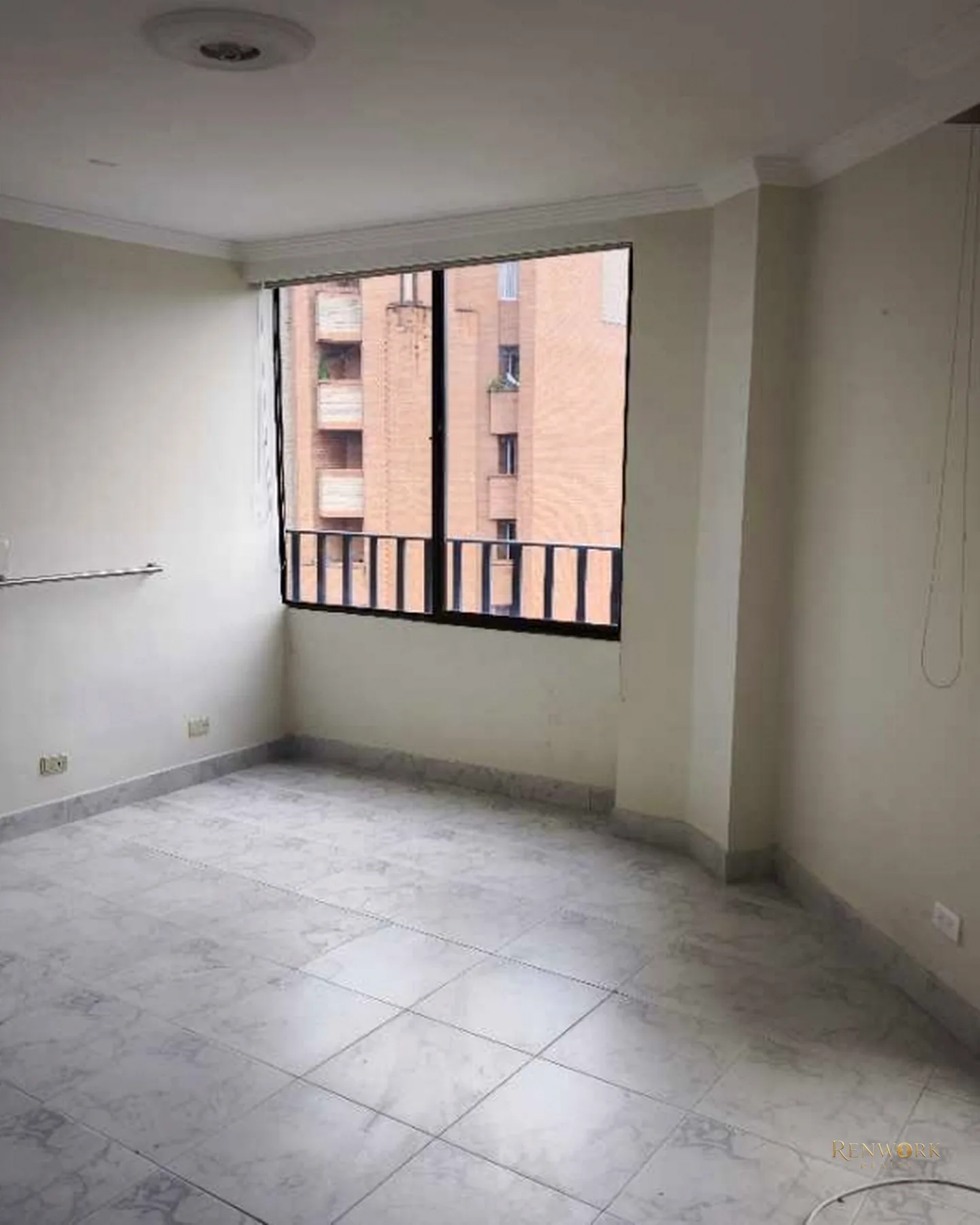 VENTA PENTHOUSE DUPLEX EN LAURELES PARA REMODELAR · foto 6