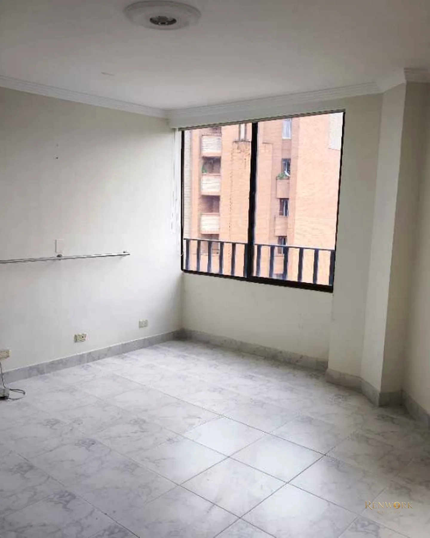 VENTA PENTHOUSE DUPLEX EN LAURELES PARA REMODELAR · foto 5