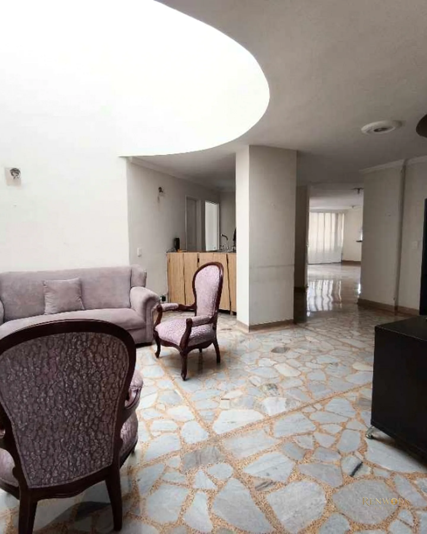 VENTA PENTHOUSE DUPLEX EN LAURELES PARA REMODELAR · foto 8