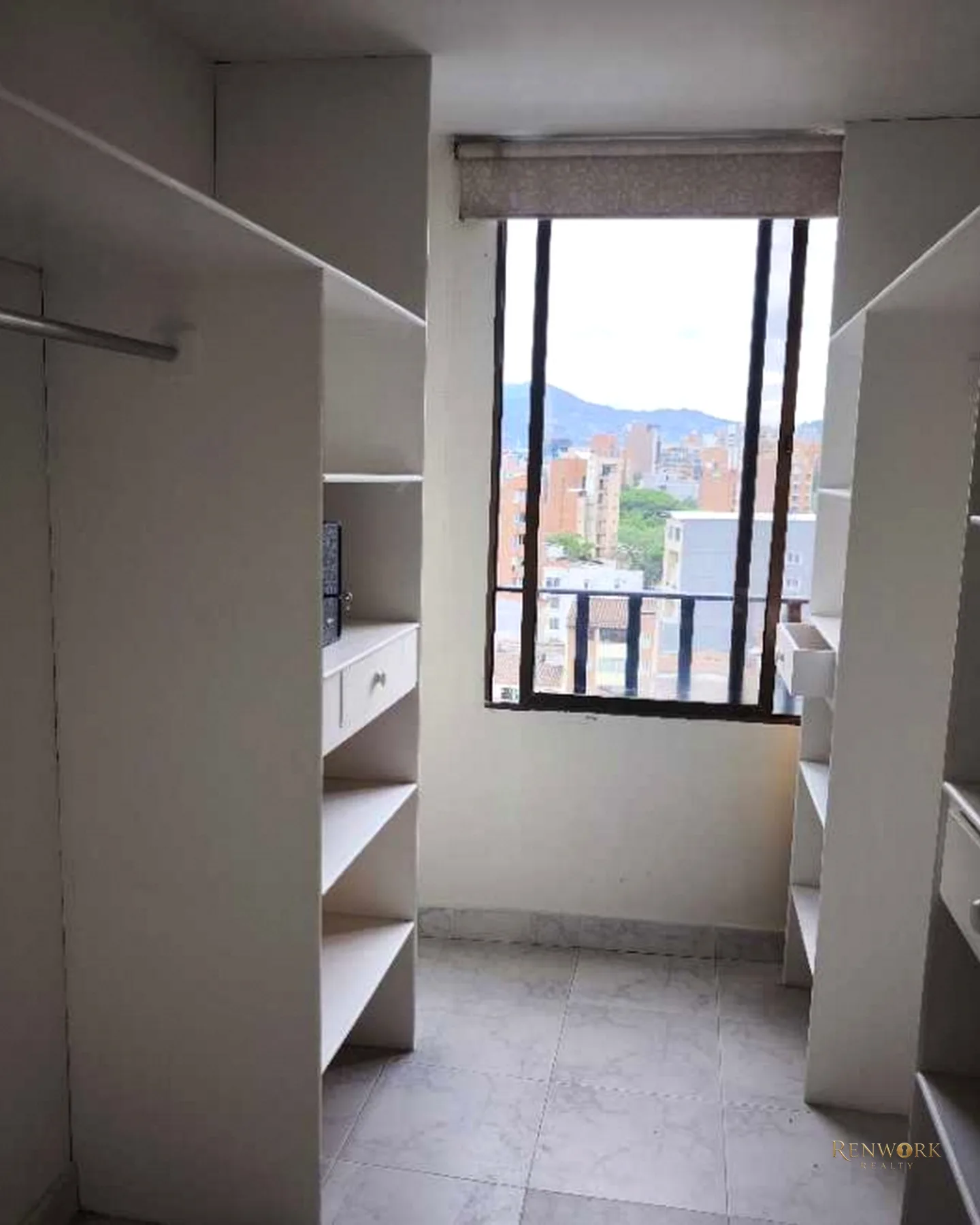 VENTA PENTHOUSE DUPLEX EN LAURELES PARA REMODELAR · foto 10