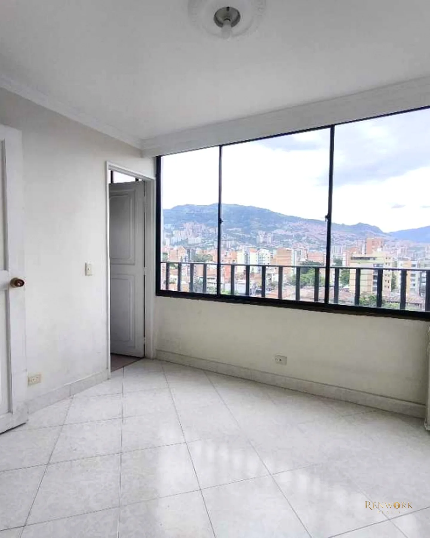 VENTA PENTHOUSE DUPLEX EN LAURELES PARA REMODELAR · foto 9