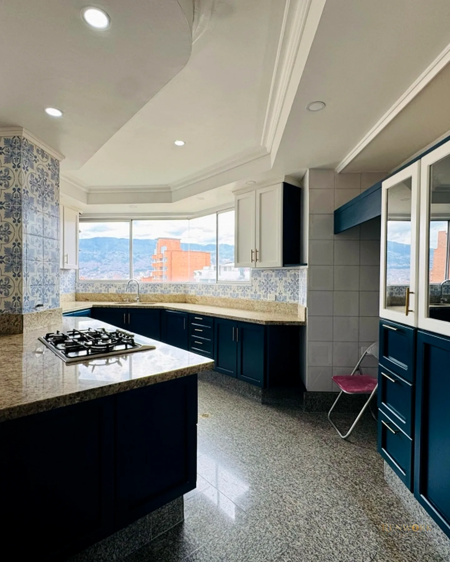 VENTA PENTHOUSE DÚPLEX - LAURELES · foto 4