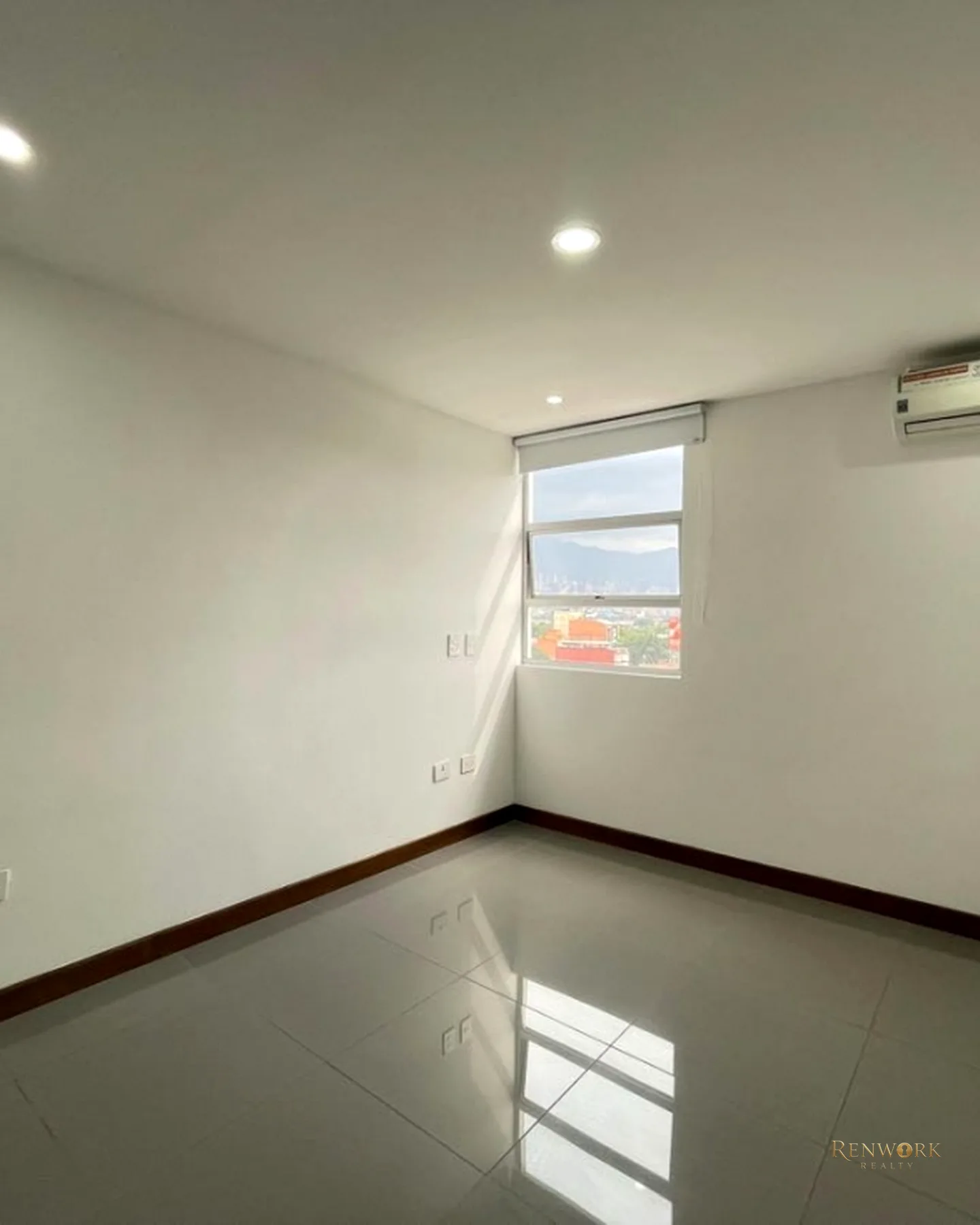VENTA PENTHOUSE DUPLEX LAURELES UPB · foto 6