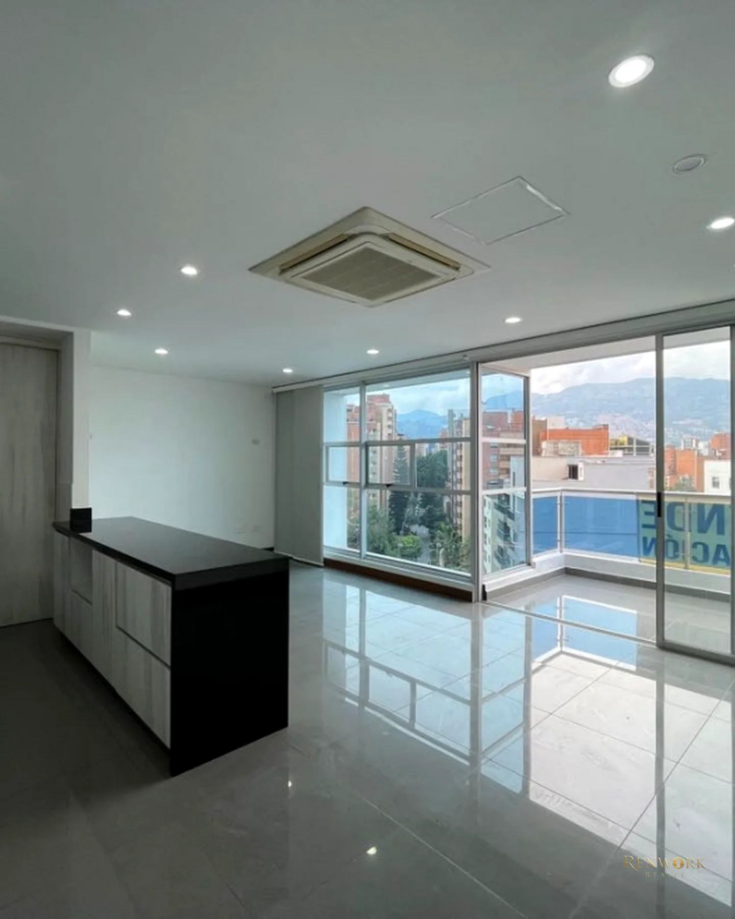 VENTA PENTHOUSE DUPLEX LAURELES UPB · foto 1
