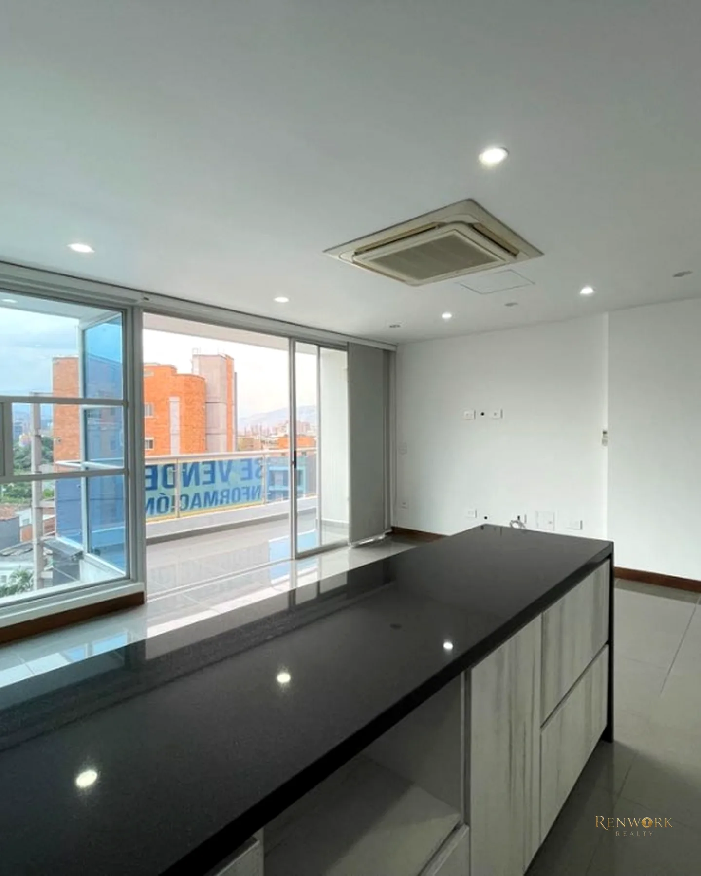 VENTA PENTHOUSE DUPLEX LAURELES UPB · foto 3