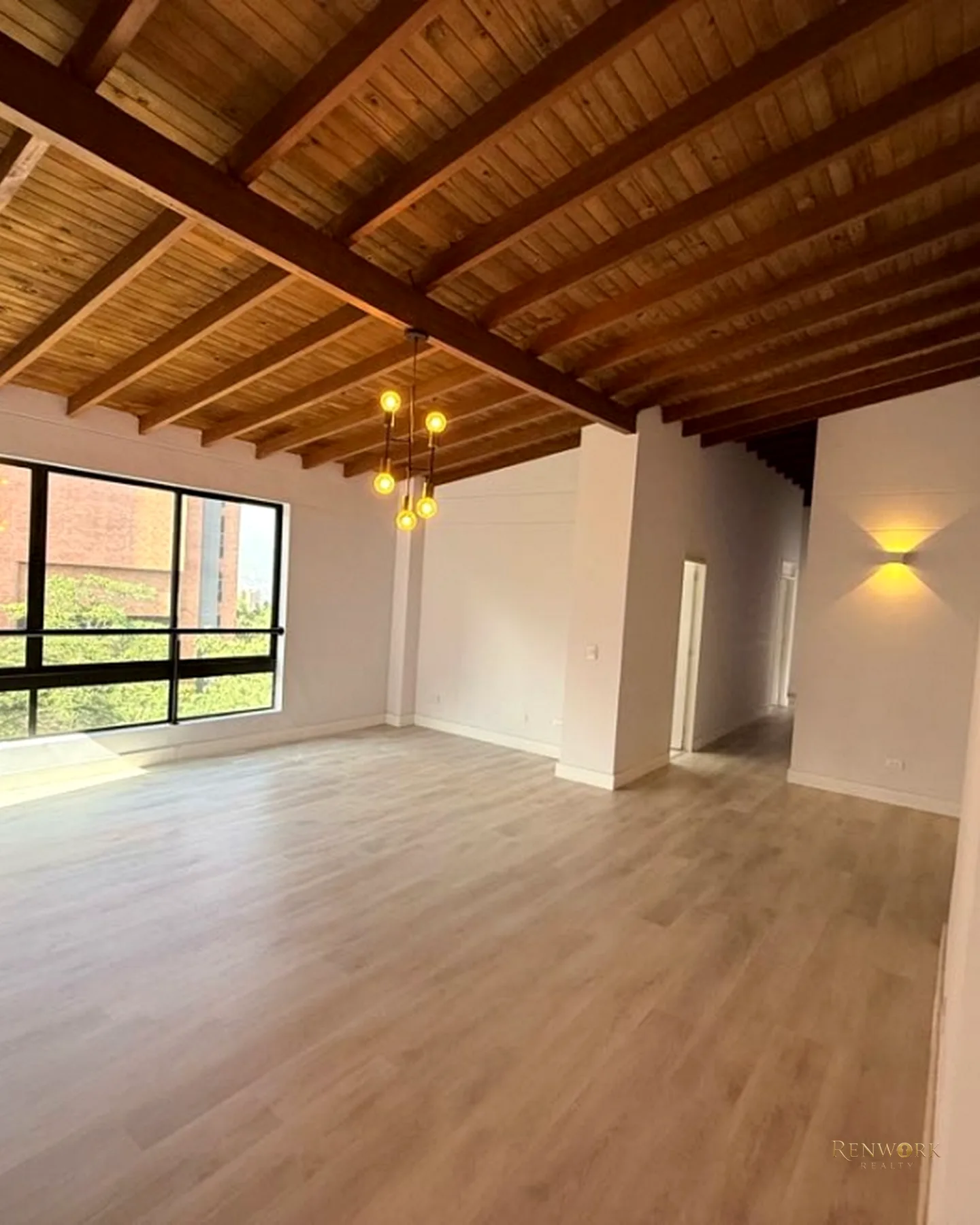 VENTA PENTHOUSE EL TESORO 205M2 TU VECINO EL CENTRO COMERCIAL · foto 1