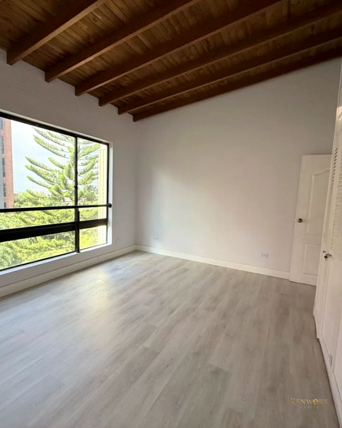 VENTA PENTHOUSE EL TESORO 205M2 TU VECINO EL CENTRO COMERCIAL · foto 6