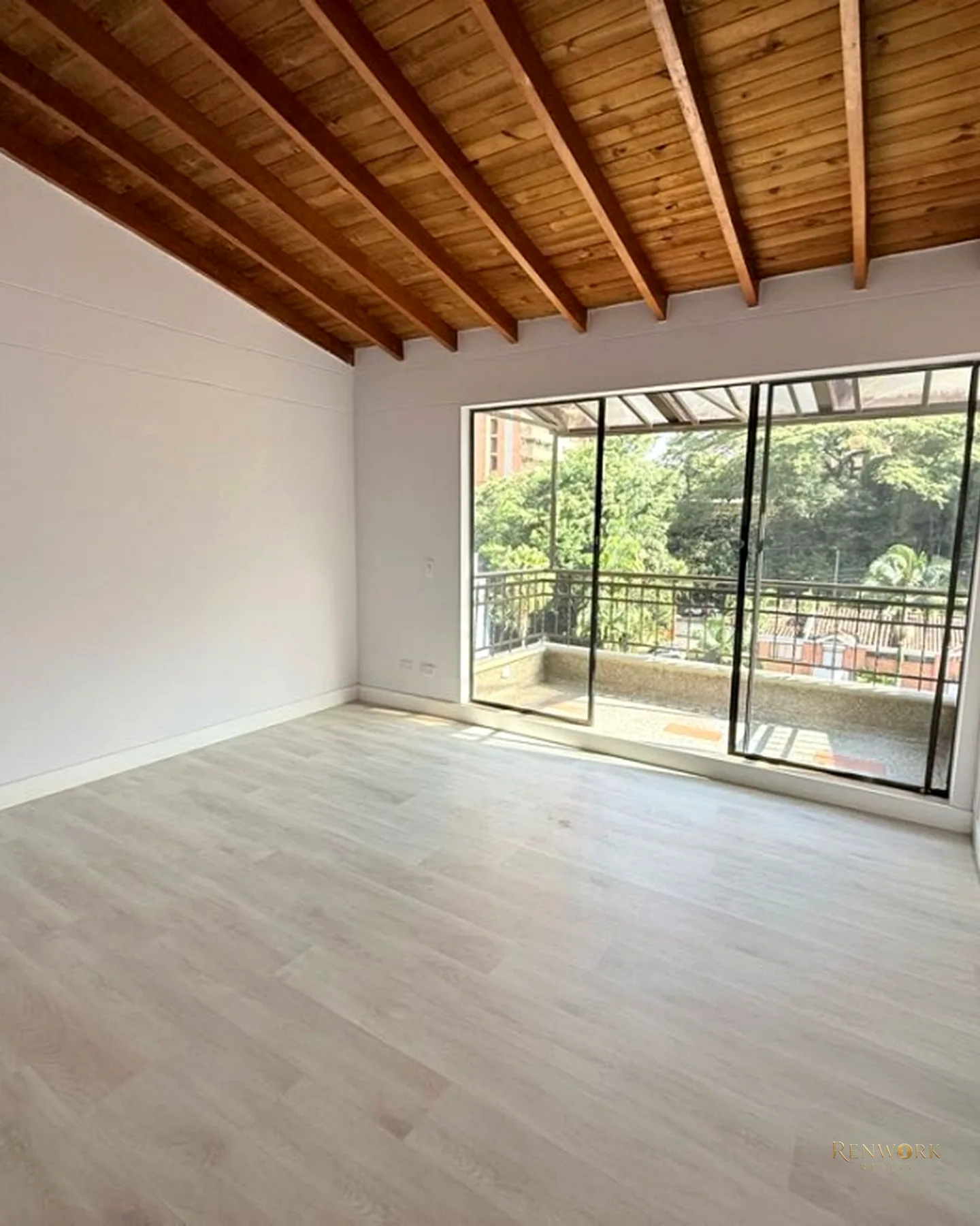 VENTA PENTHOUSE EL TESORO 205M2 TU VECINO EL CENTRO COMERCIAL · foto 10