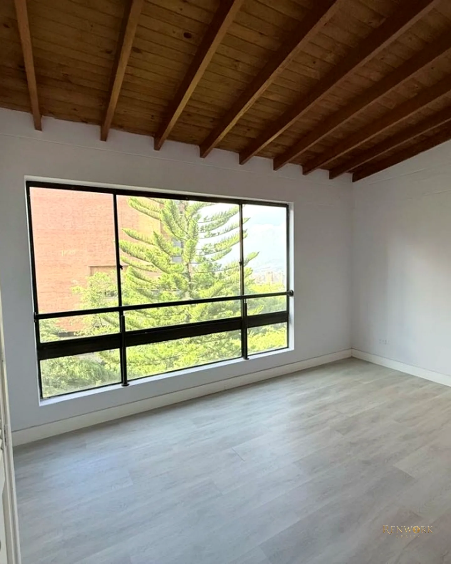 VENTA PENTHOUSE EL TESORO 205M2 TU VECINO EL CENTRO COMERCIAL · foto 5