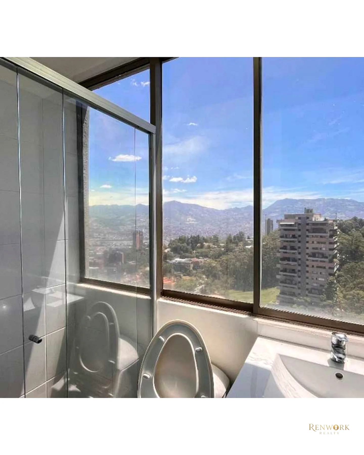 VENTA PENTHOUSE EN ALTOS DEL POBLADO · foto 7