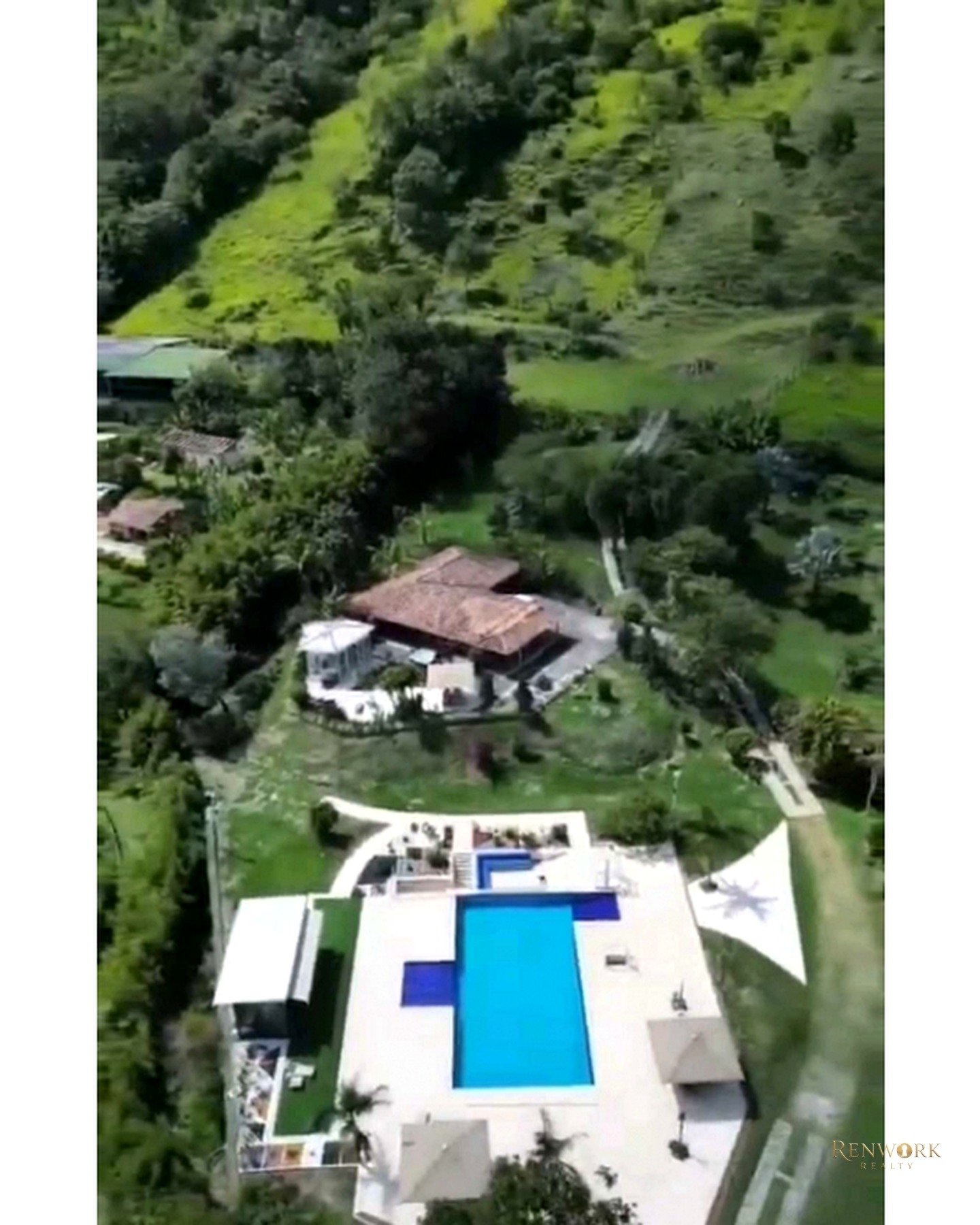 Vista de VENTA-RENTA DE CASA FINCA EN COPACABANA.
