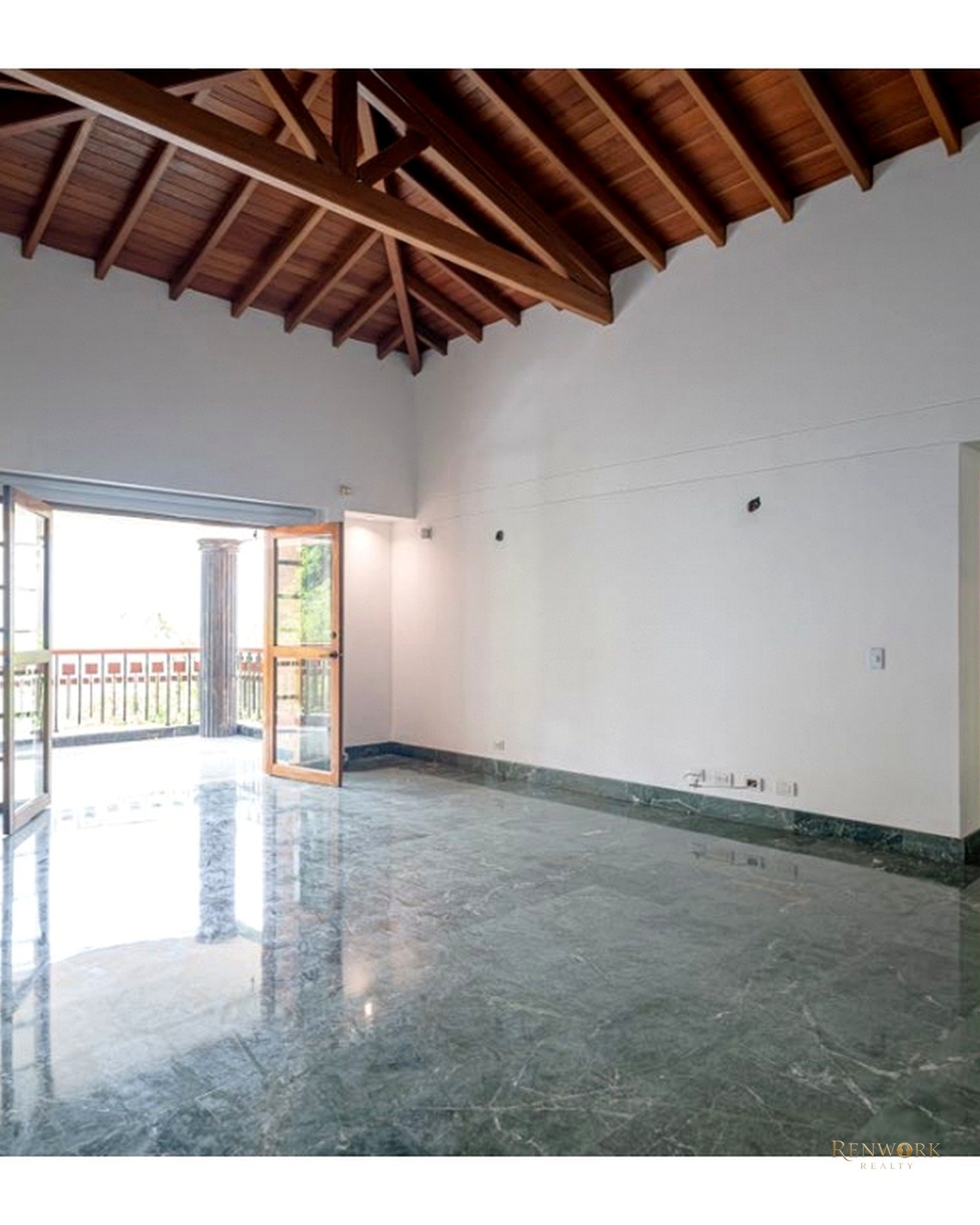 VENTA Y RENTA DE HERMOSA CASA PANORÁMICA DE LUJO EN LA CALERA · foto 16