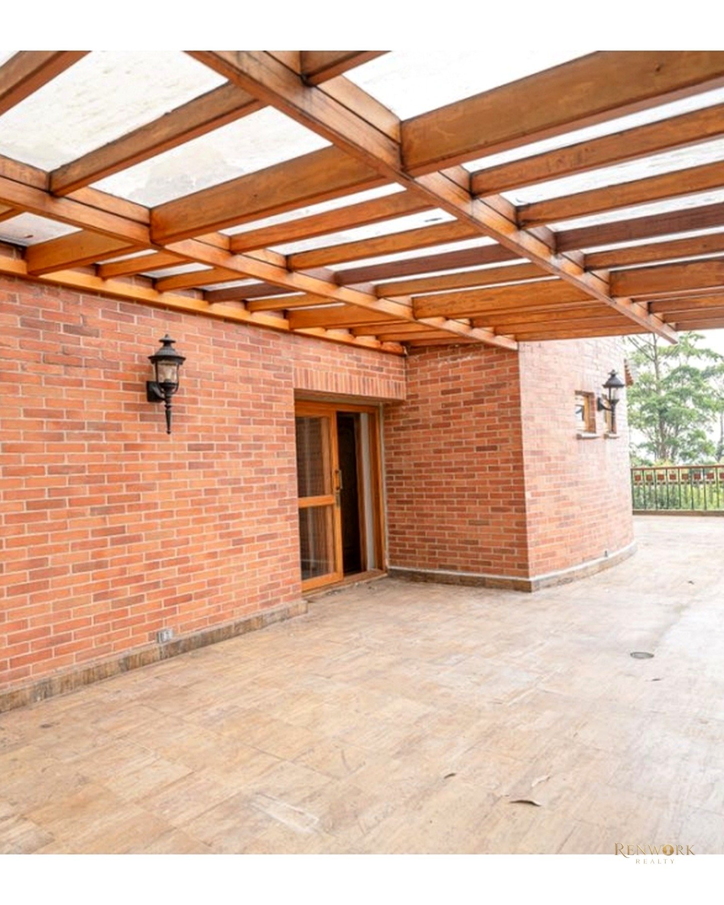 VENTA Y RENTA DE HERMOSA CASA PANORÁMICA DE LUJO EN LA CALERA · foto 10